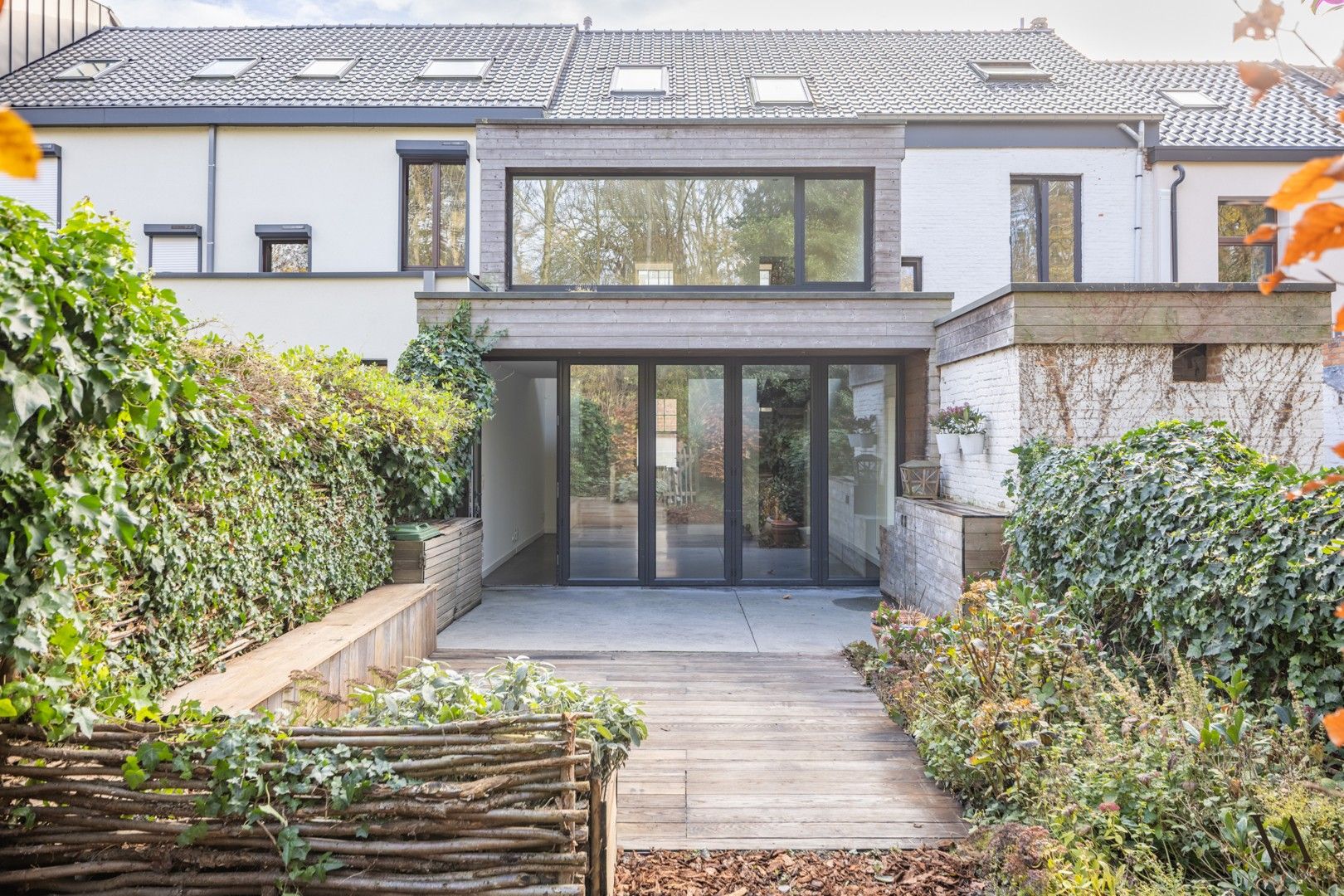 Gerenoveerde gezinswoning met tuin aan Park Michotte foto 13