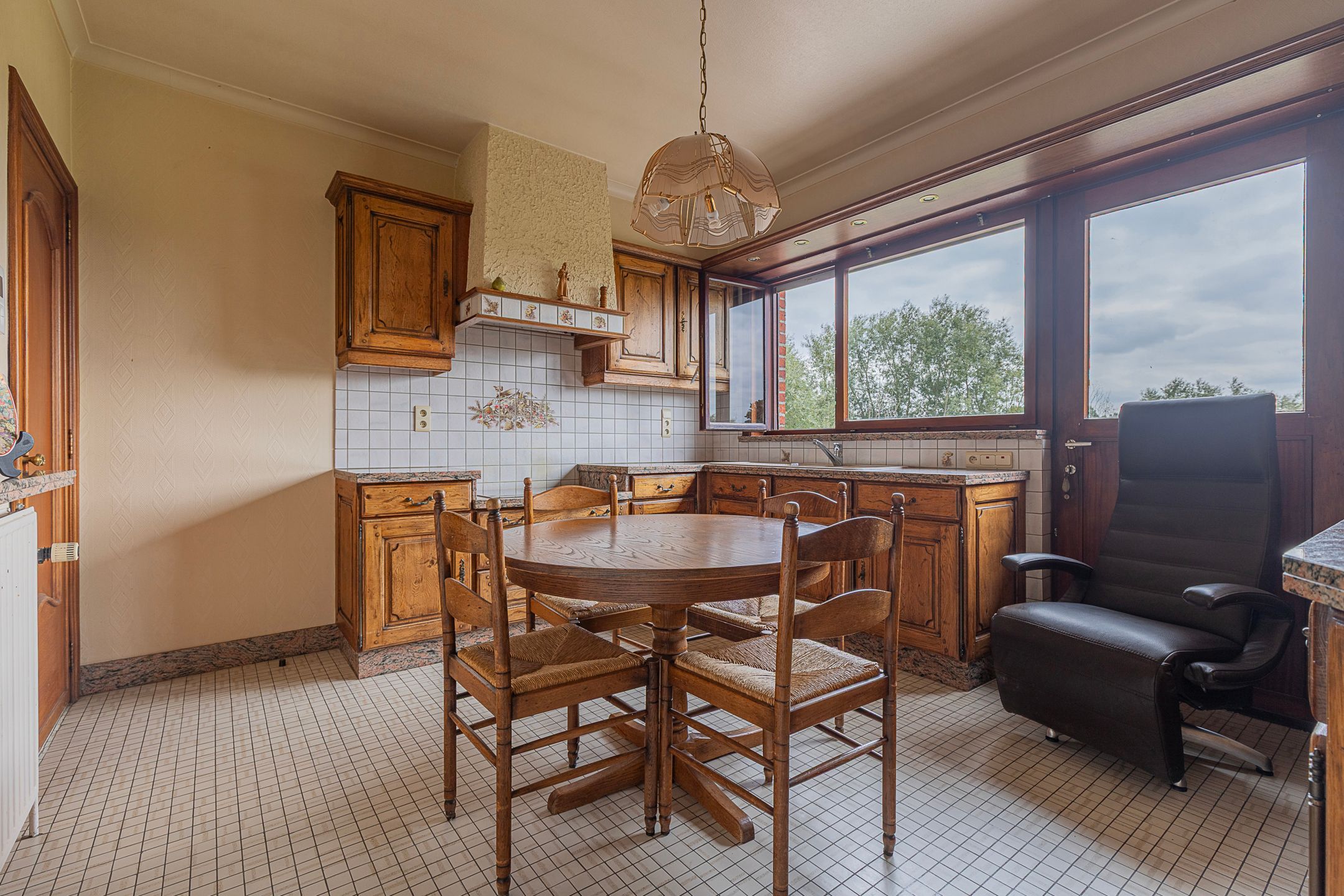 LIERDE - Stevige en verzorgde 4-gevelwoning met open zicht  foto 11
