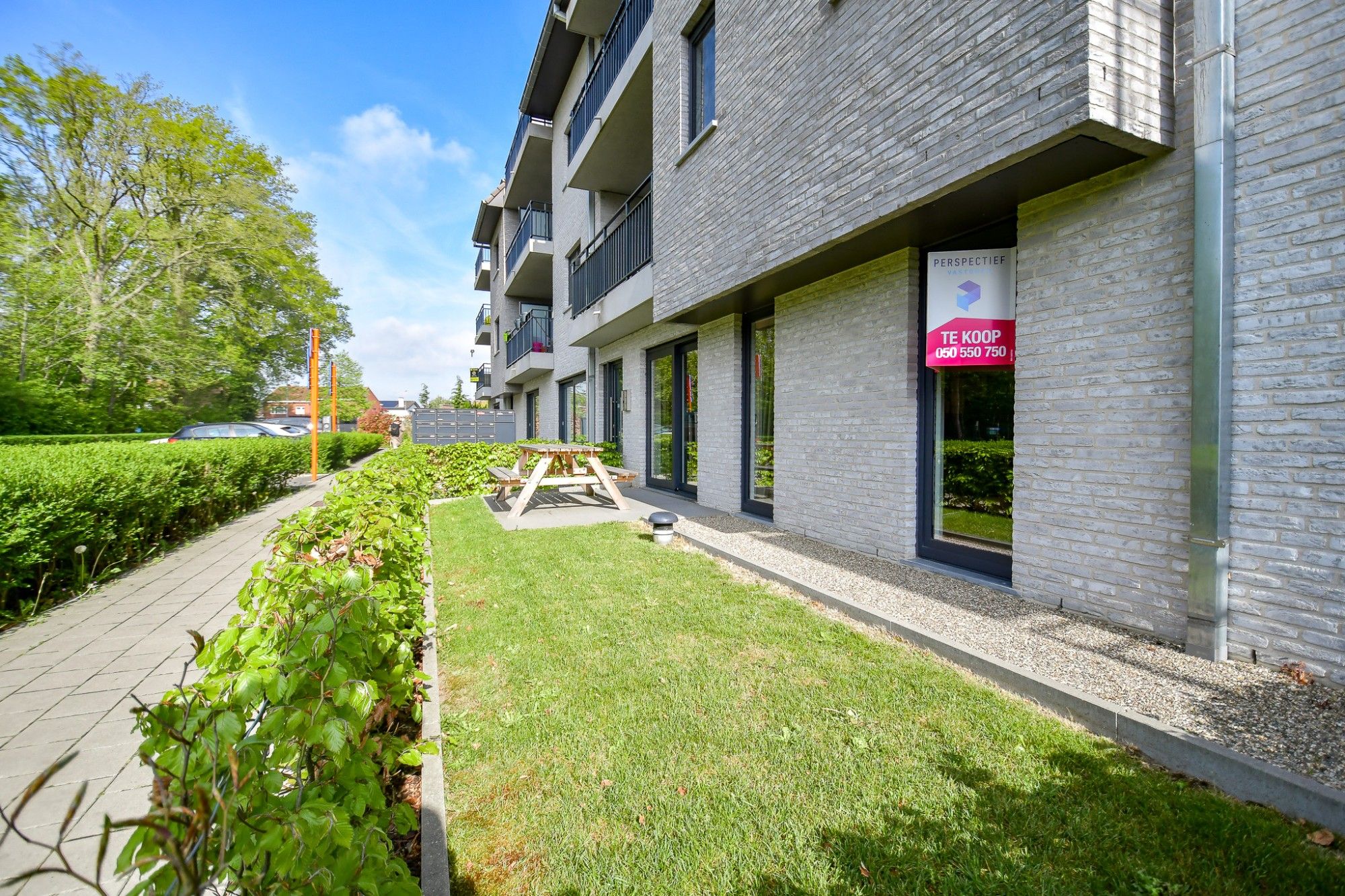 Modern & Energiezuinig Appartement met Ruim Terras - Tuin in Beernem foto {{pictureIndex}}