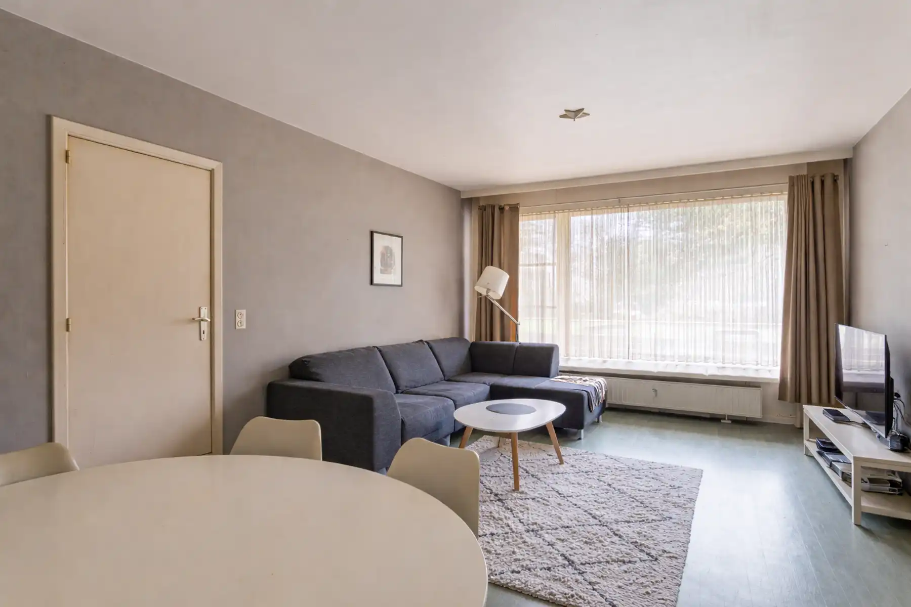 BEZOEKDAGEN VOLZET - Te renoveren appartement met terras. foto 4