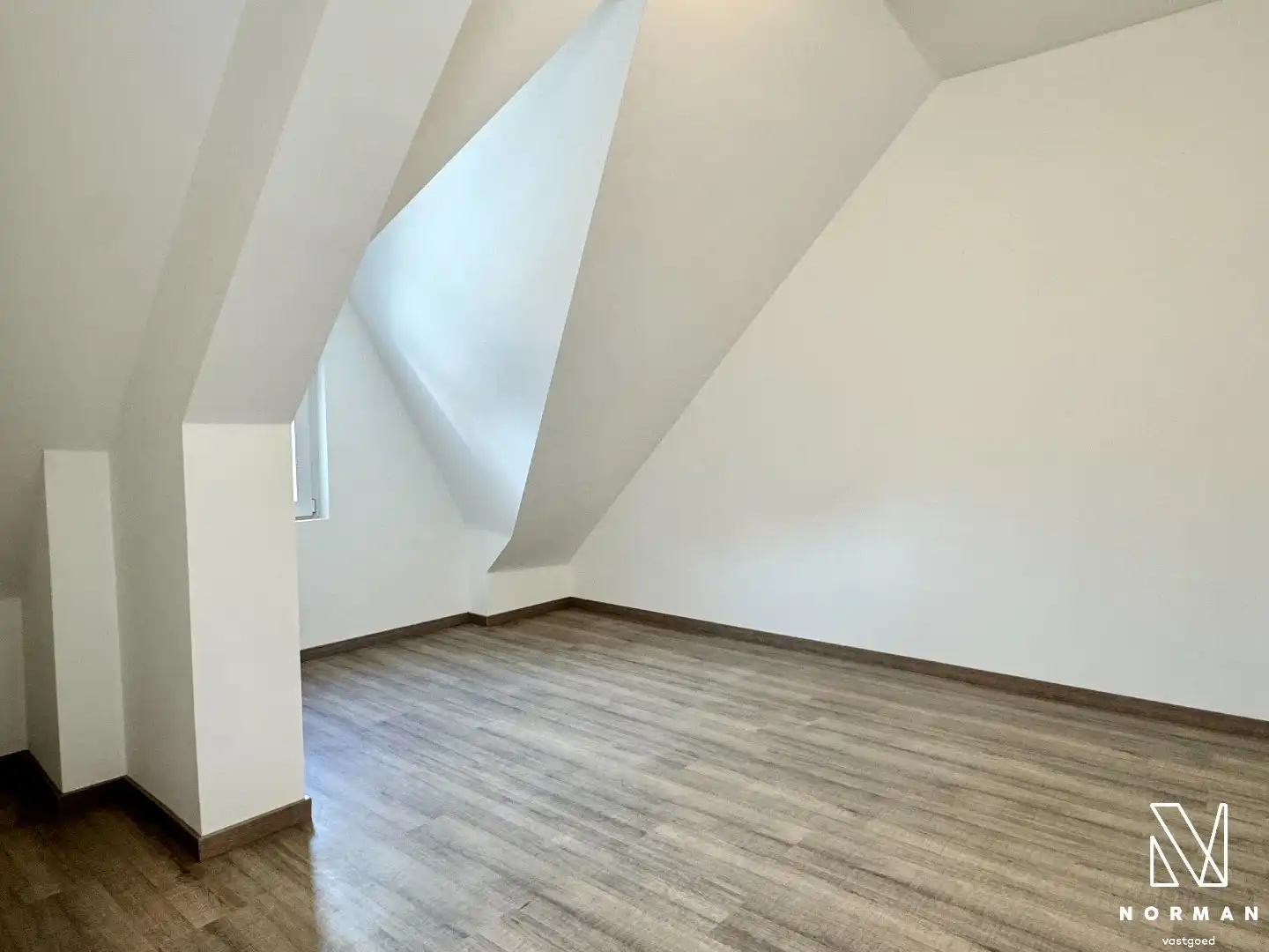 Grote woning met 4kamers, 2 badkamers,... foto 23