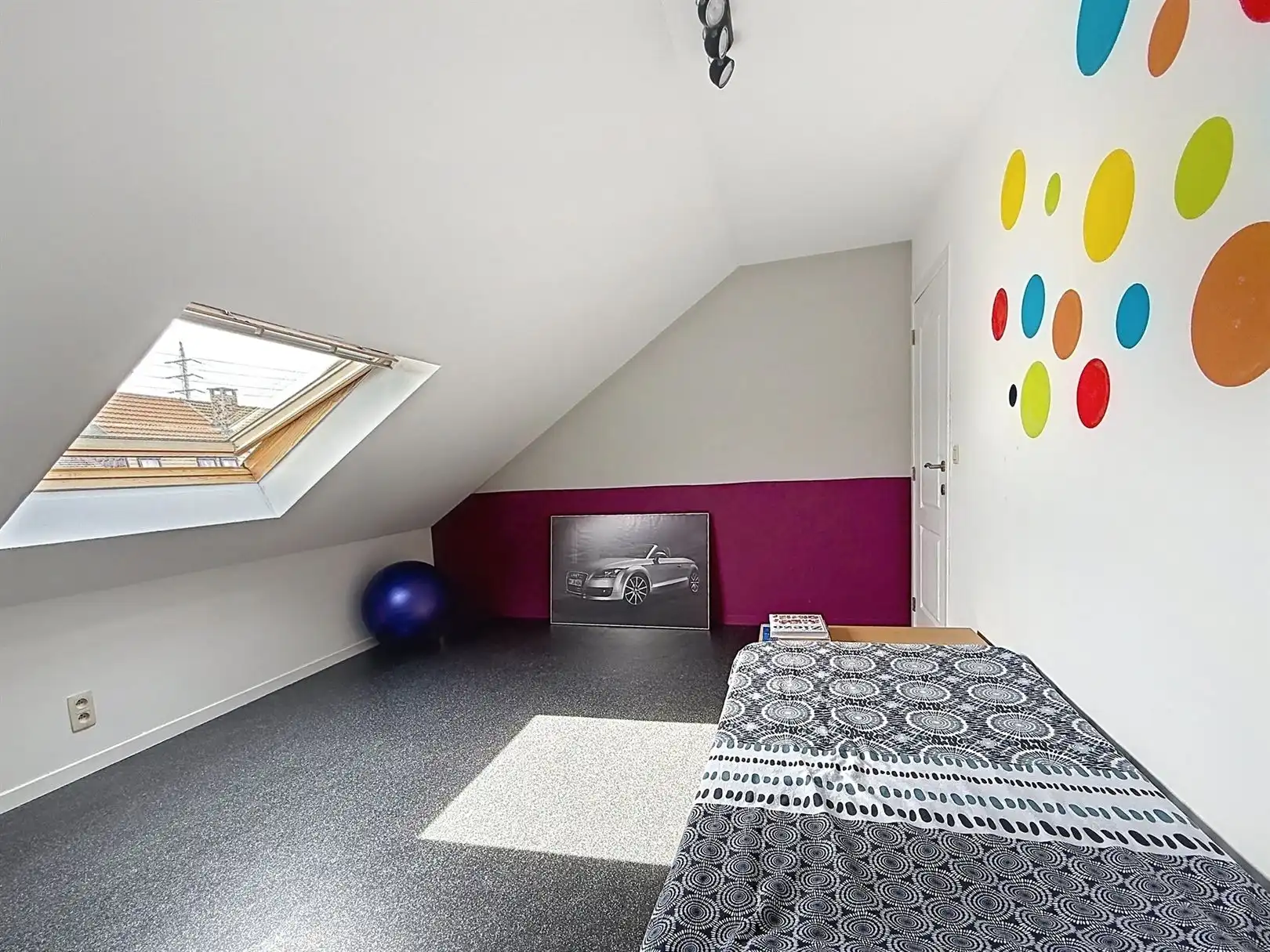 Instapklare stadwoning met koer, 2/3 slpks foto 24