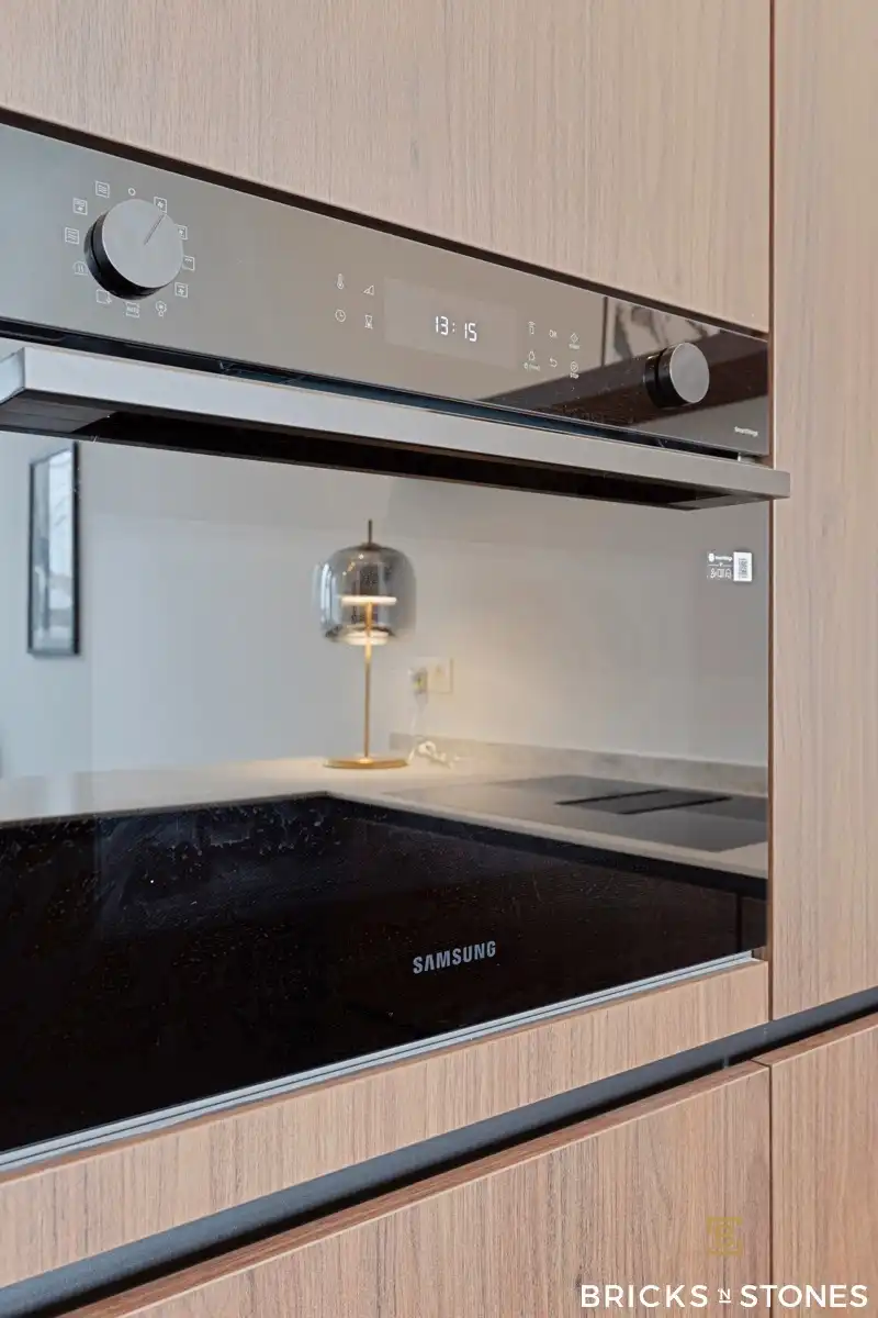 Luxueus gerenoveerd en bemeubeld 3 slaapkamer appartement foto 4