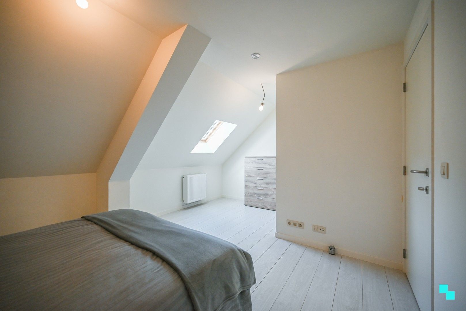 Volledig instapklaar duplex appartement in hartje Deerlijk foto 18