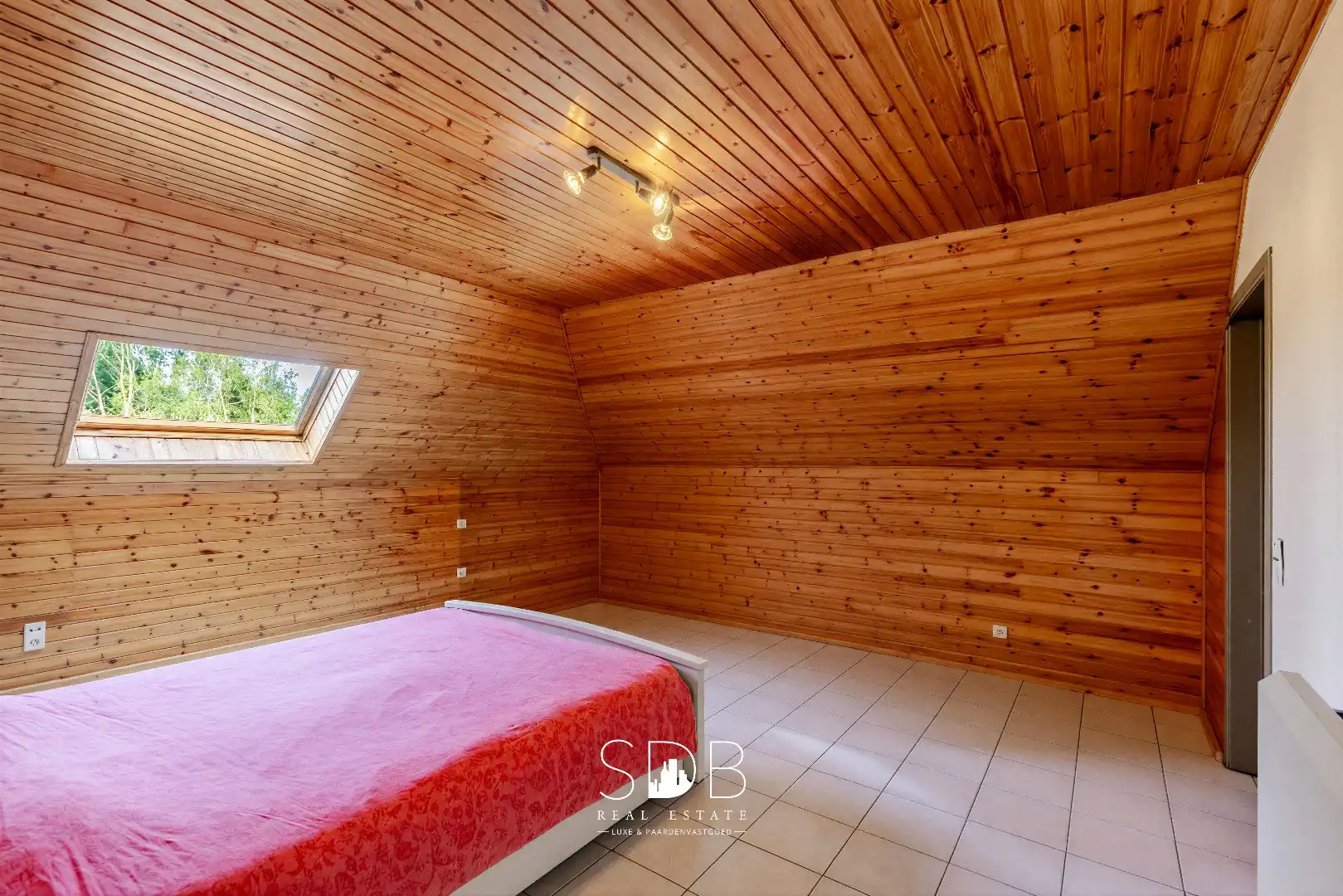 Hedendaagse villa met dubbele garage, zwembad en magazijn op 2.937m² foto 10