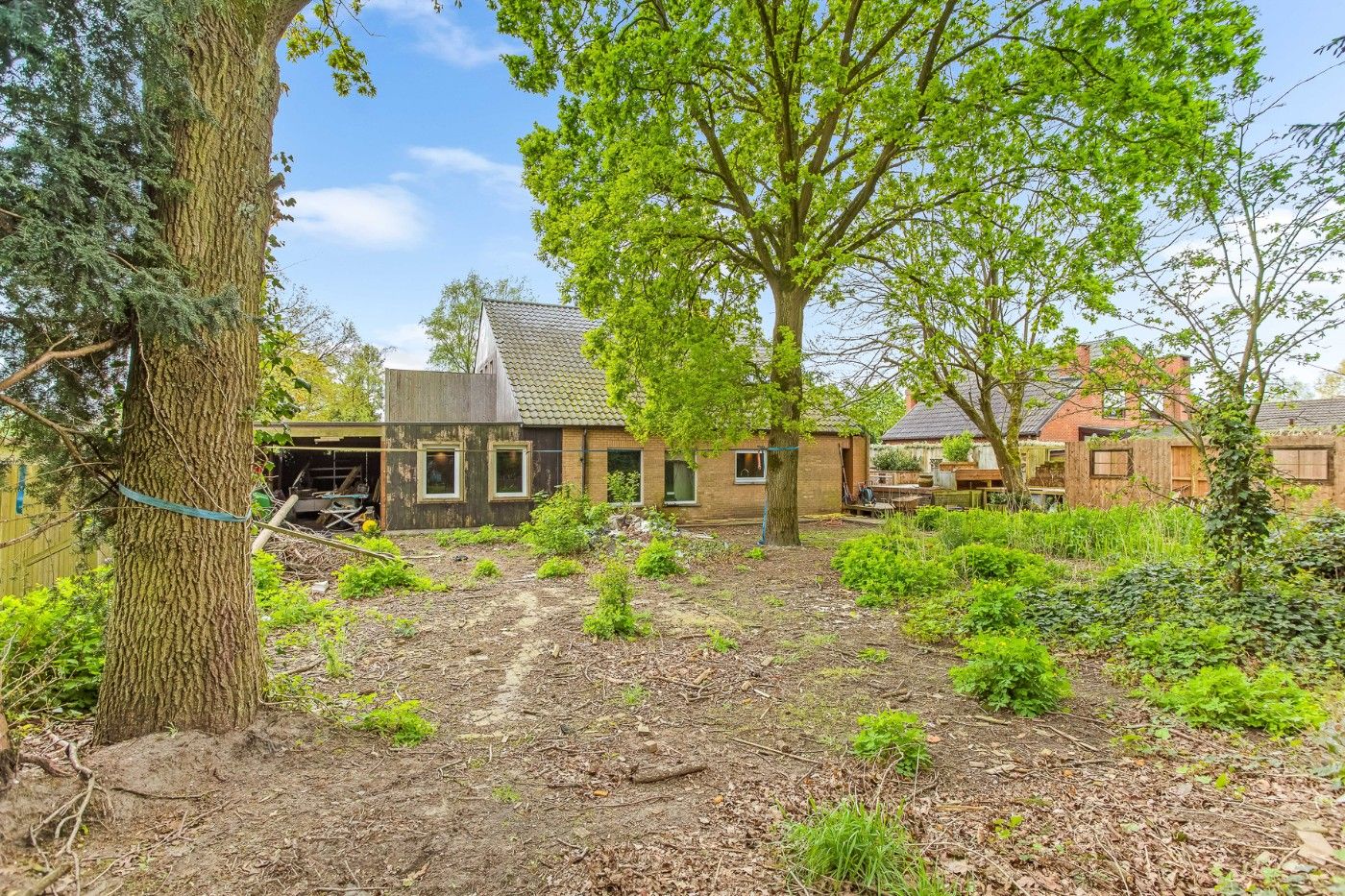 Prachtig gelegen, vrijstaande woning met 4 slpk. en ruime carport op 793m² foto 34