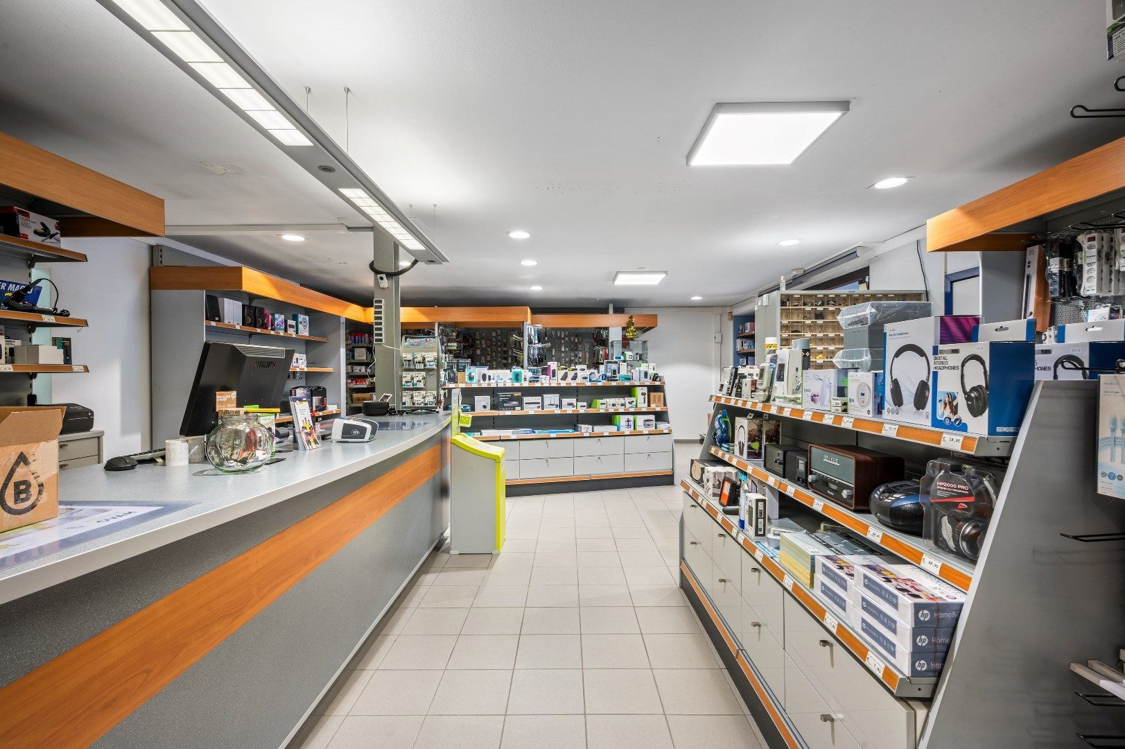 Handelsruimte (260m²) op commerciële toplocatie. foto 3