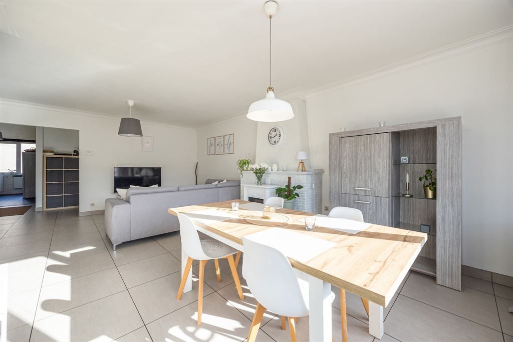 Instapklaar appartement met terras nabij Rivierenhof foto 5