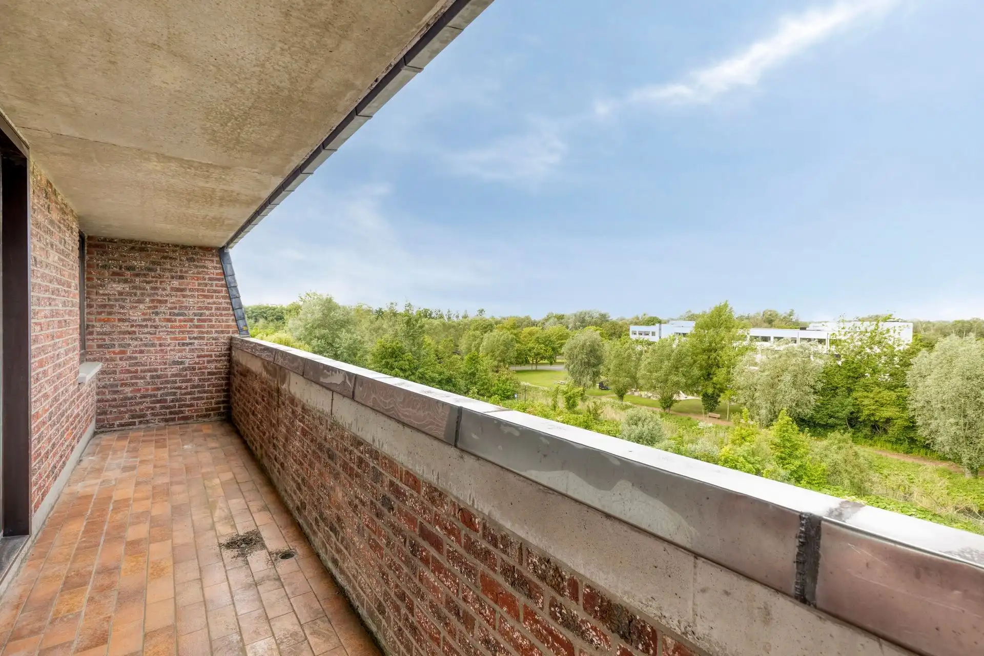 Zeer groot dubbel appartement, schitterend uitzicht vanaf twee terrassen, 2 kelders, 2 afgesloten garages... foto 3