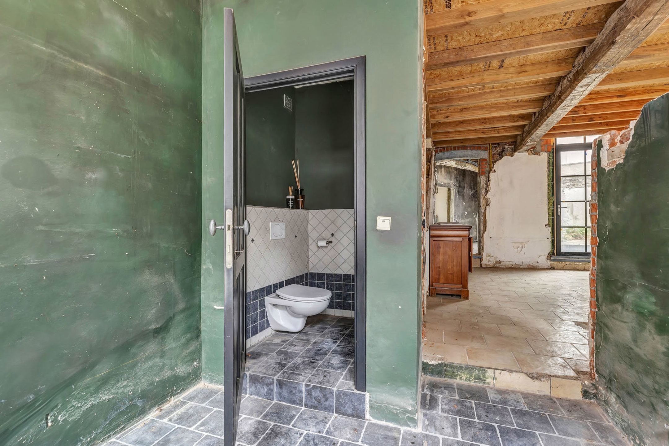 Te renoveren stadswoning nabij Markt Geraardsbergen. foto 5