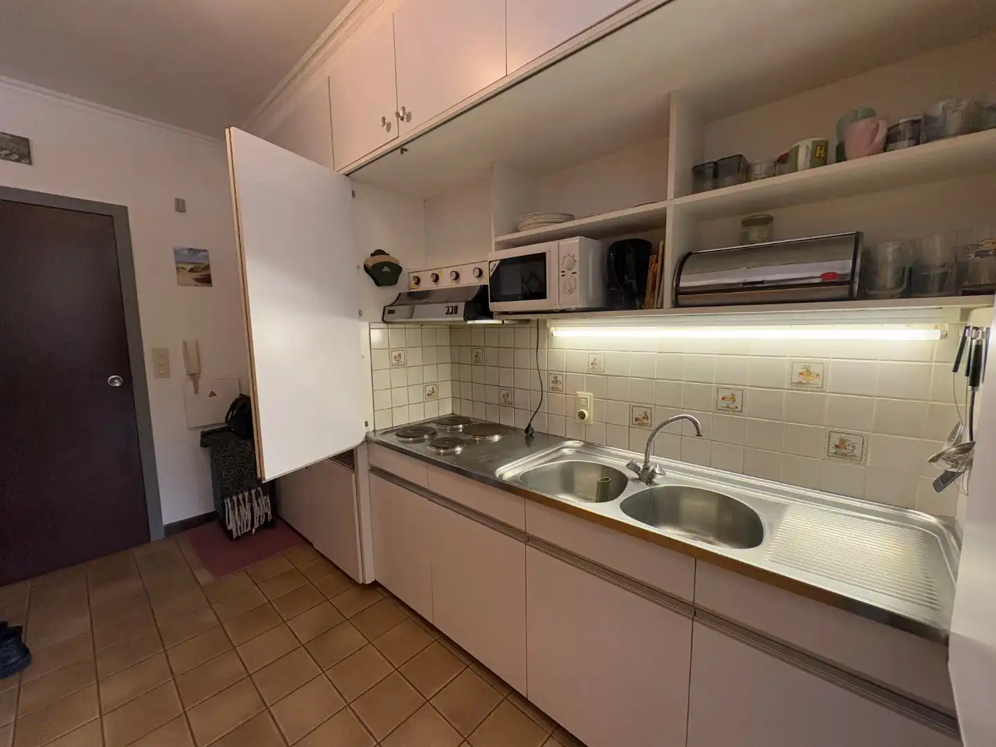 Zonnige studio te koop op enkele meters van het strand foto 6