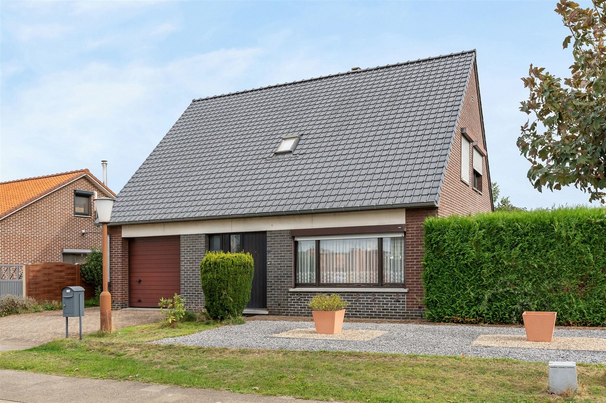 OP TE FRISSEN WONING MET 4 SLAAPKAMERS RUSTIG GELEGEN OP EEN PERCEEL VAN 7A41CA TE PAAL foto 31