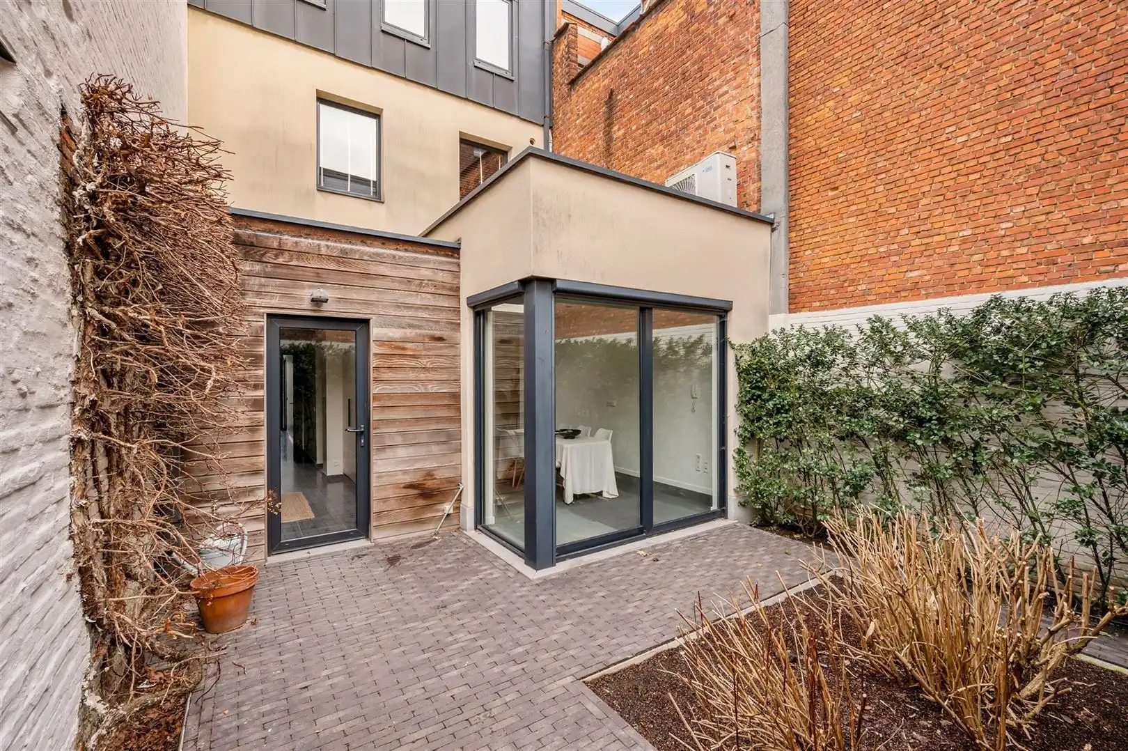 Uitzonderlijk herenhuis volledig gerenoveerd foto 13