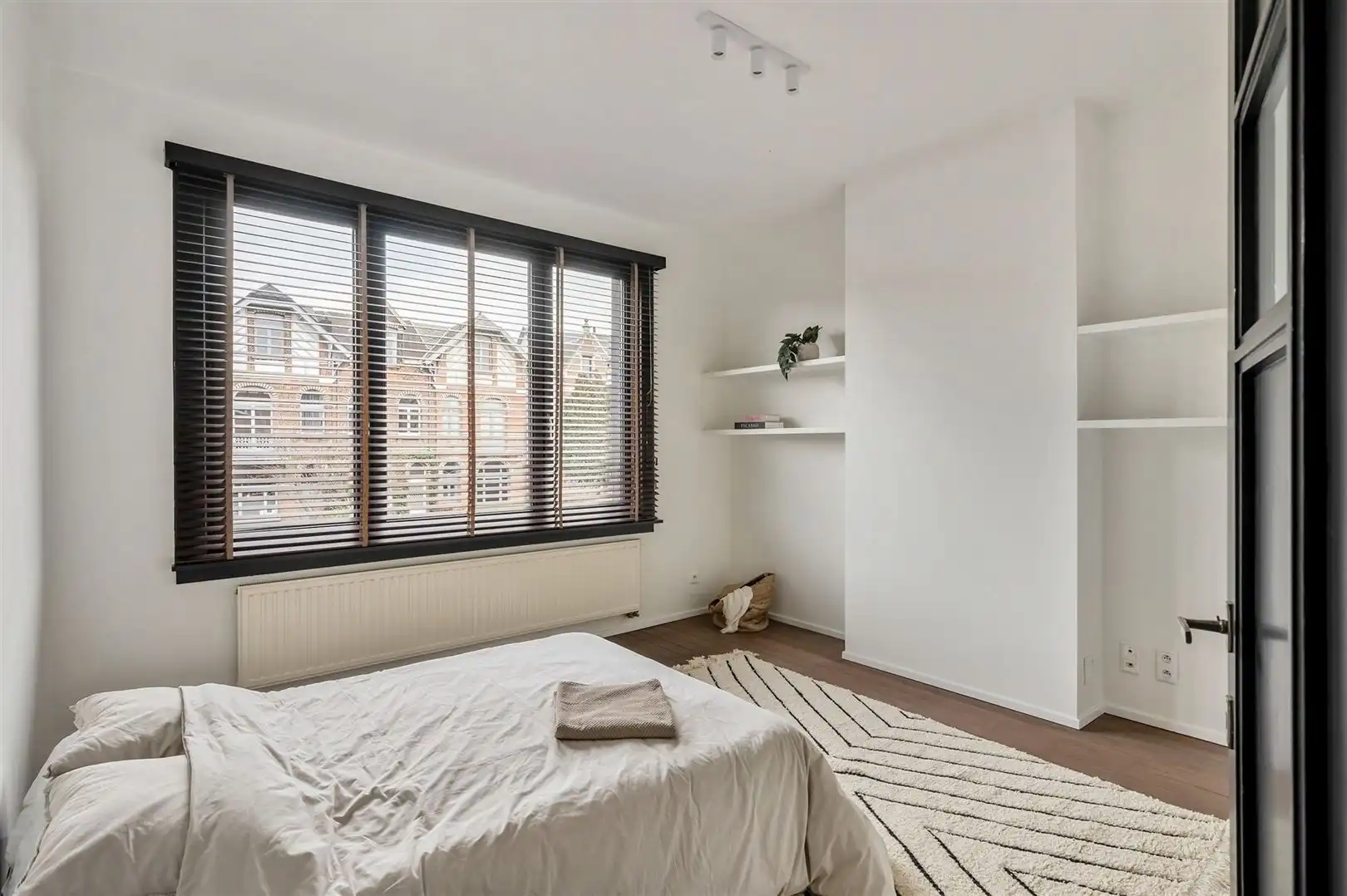 Uitzonderlijk herenhuis volledig gerenoveerd foto 13