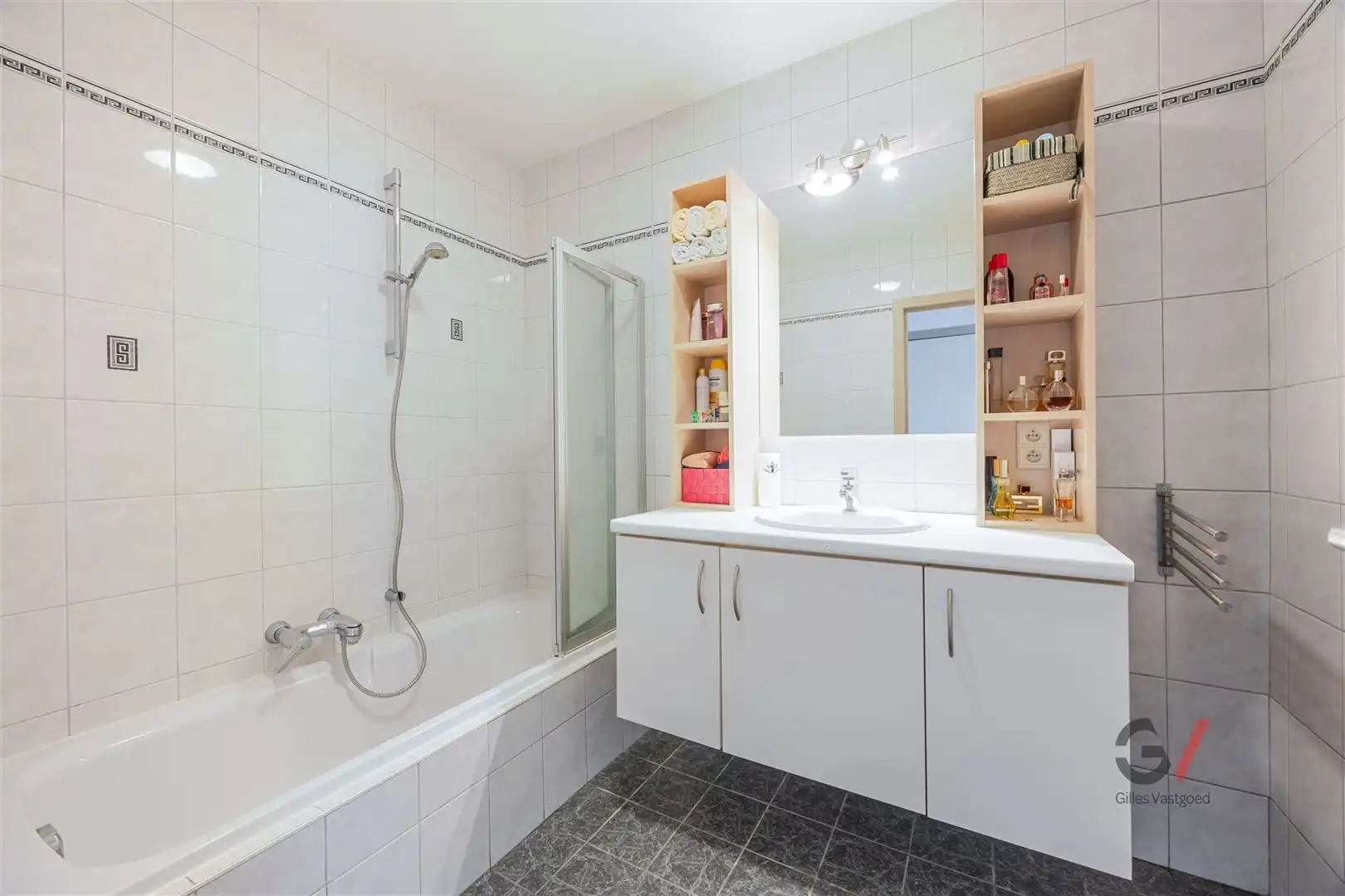 Appartement, incl. autostaanplaats en ruim terras foto 8