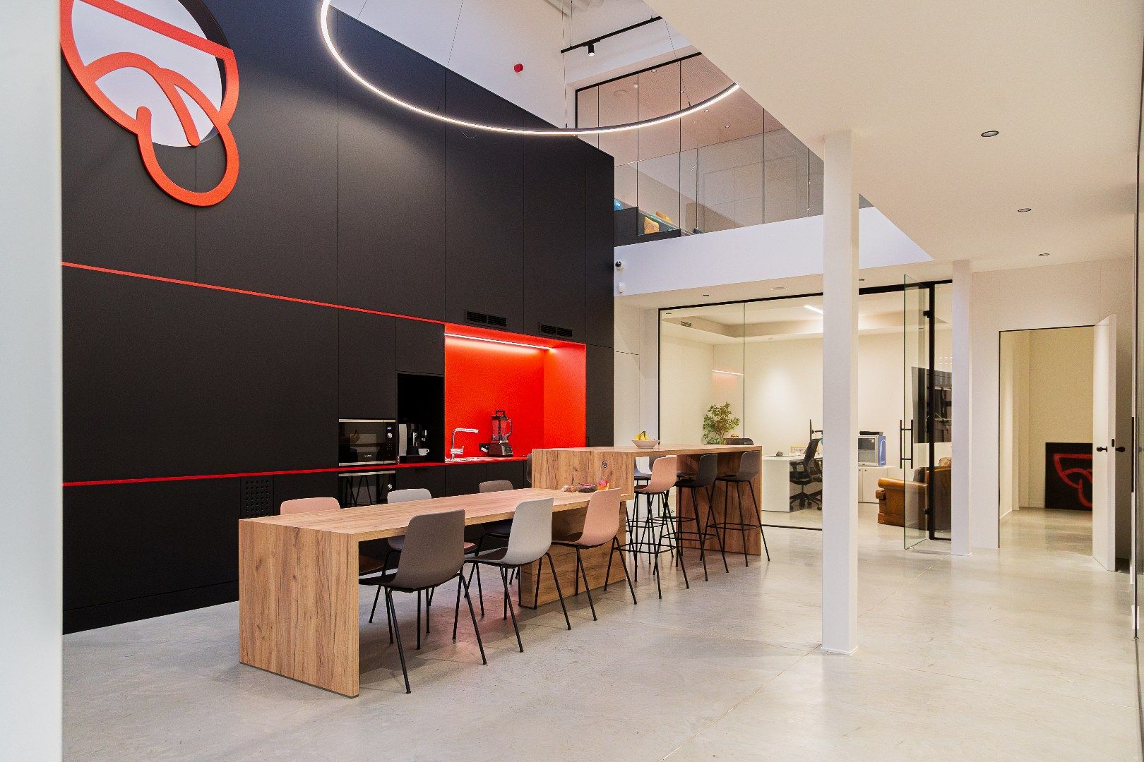 Kantoorgebouw op toplocatie  foto 2