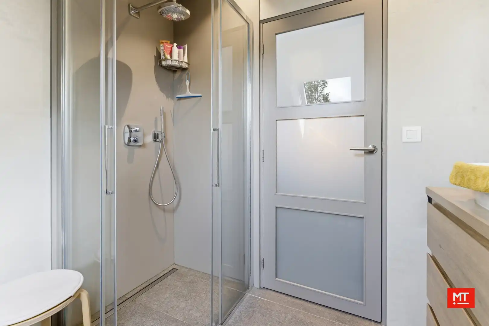 Charmante halfopen woning op een landelijke locatie in Gullegem foto 13