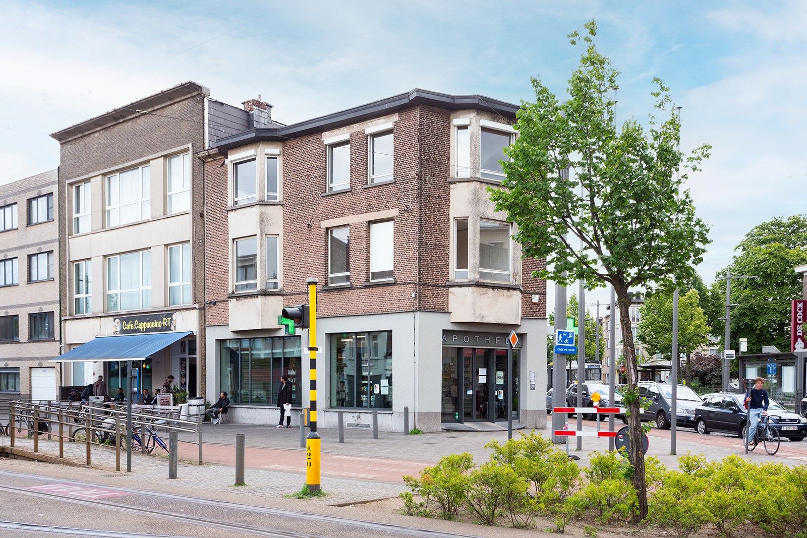 Op te frissen handelshuis op centrale locatie foto 4