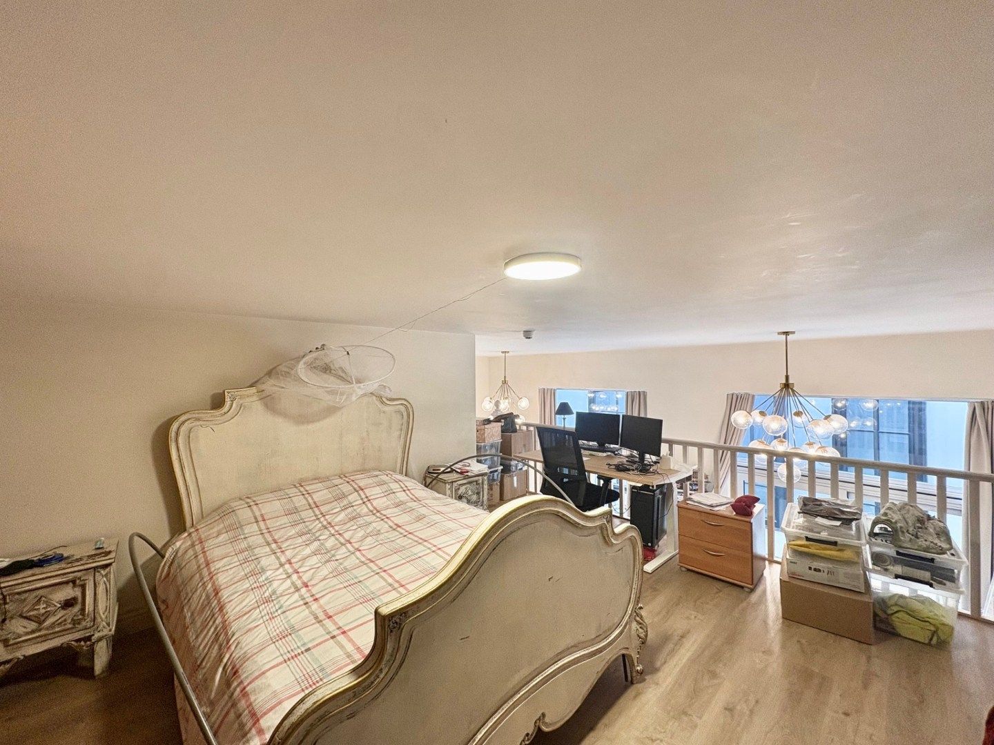 Sfeervol en ruim gelijkvloers 2-slaapkamerappartement met mezzanine foto 4