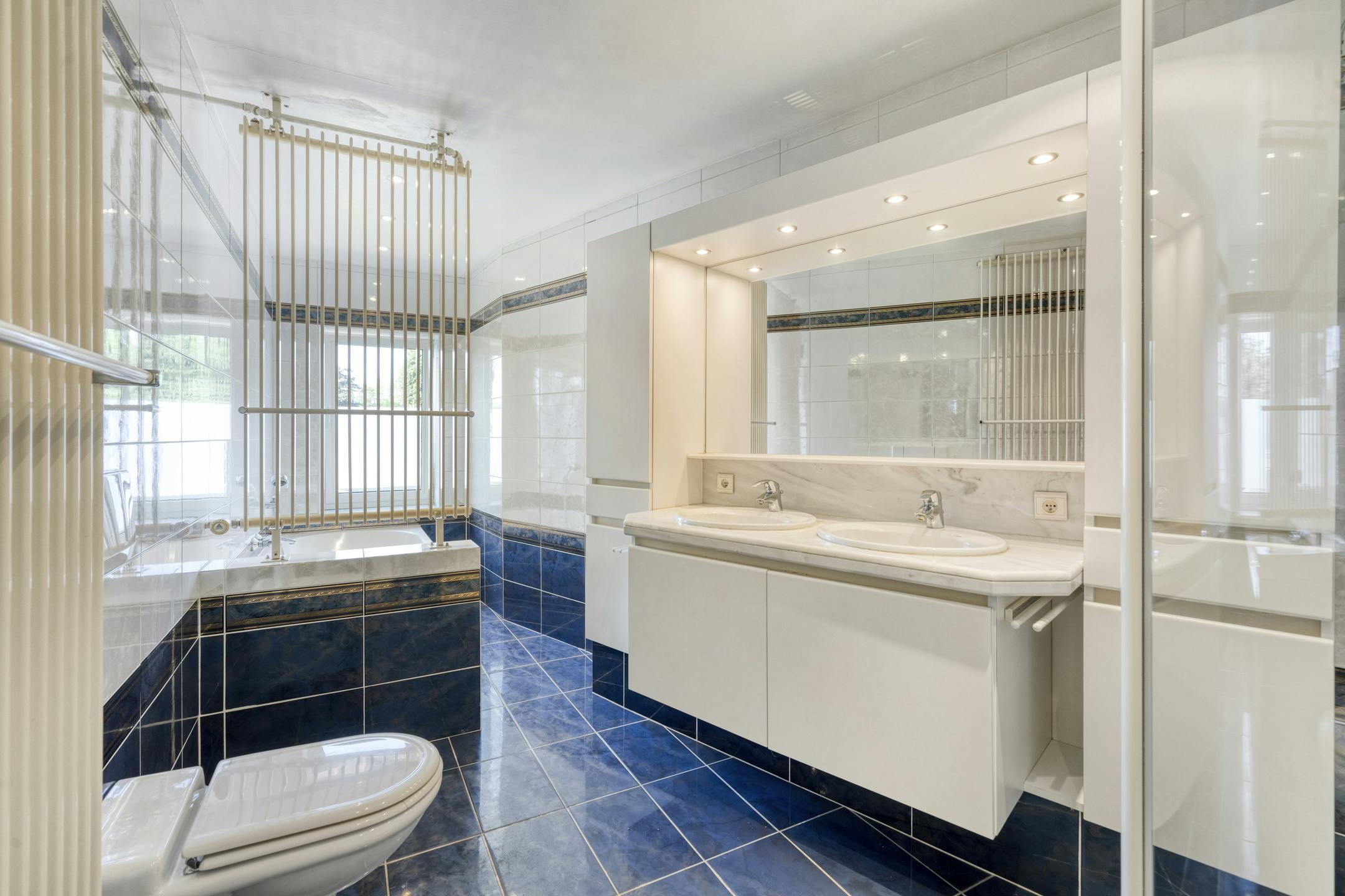 Prachtig woon- en handelspand te koop te centrum Eernegem foto 22