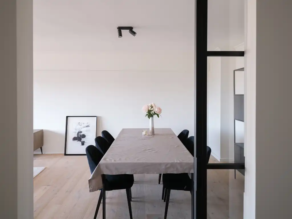 Ruim en lichtrijk 3 slpk appartement met terras nabij het station Gent-Sint-Pieters foto 8