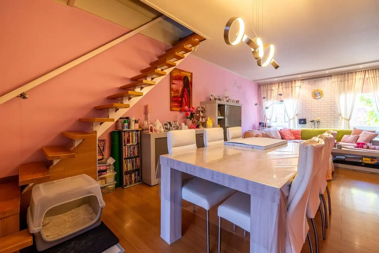 Gerenoveerde bel-etagewoning met 3 slk foto 4