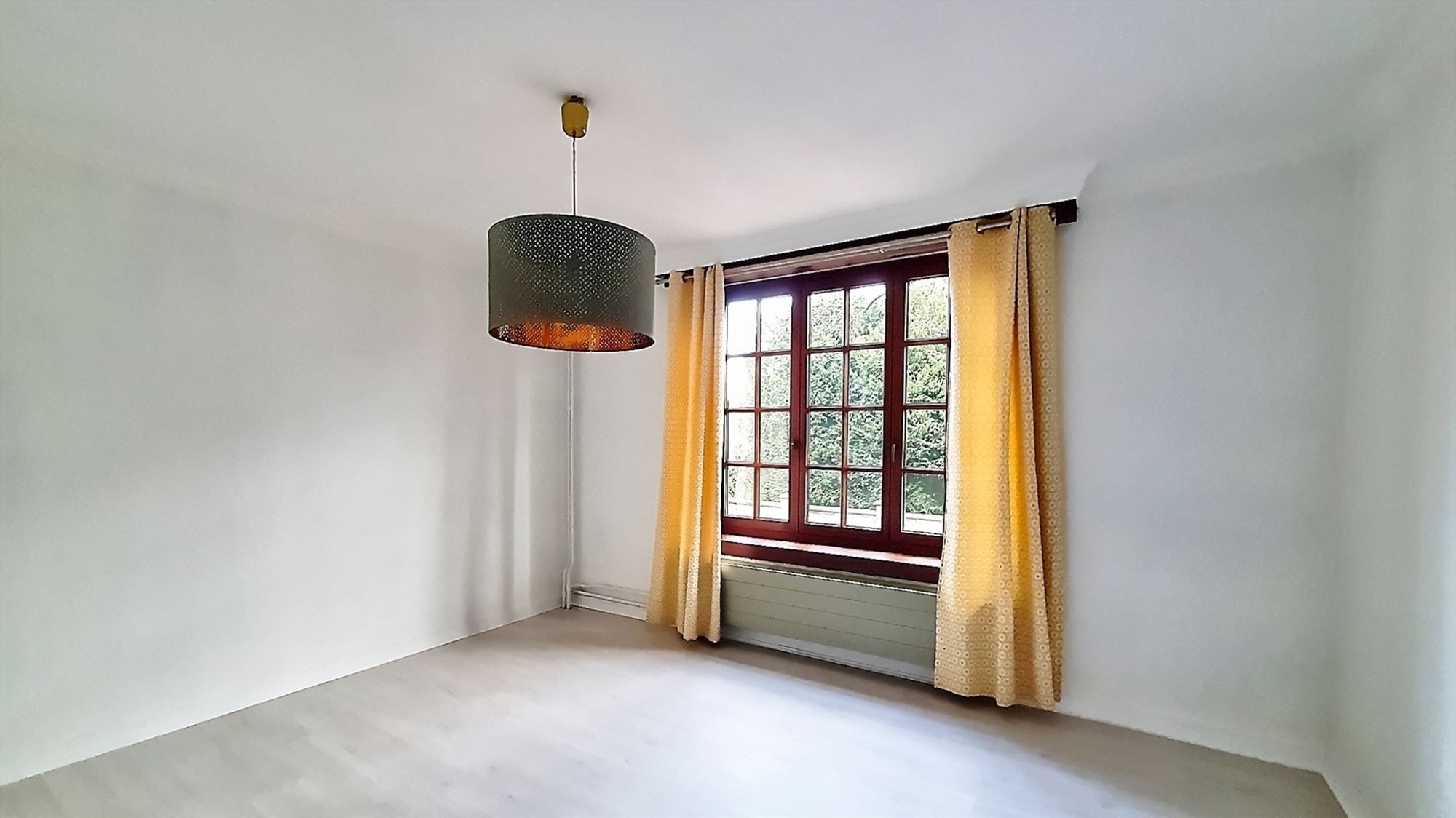 Volledig instapklaar handelspand met woonst foto 12