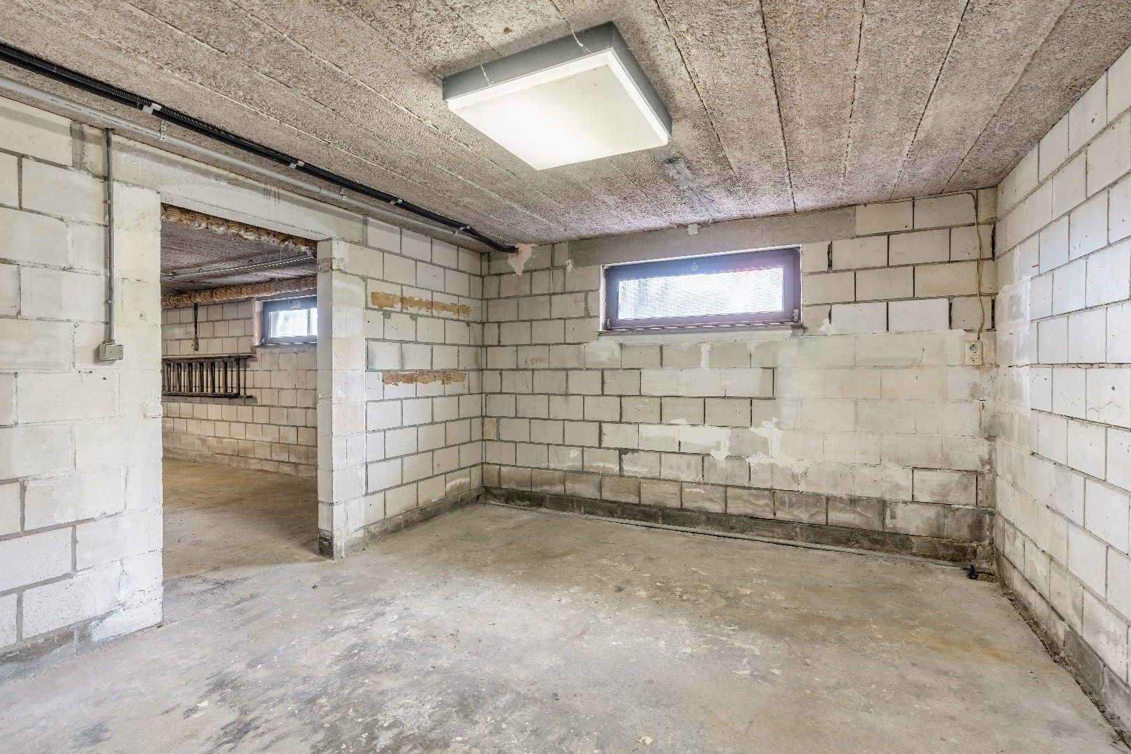  Te renoveren karakteristieke bungalow, 3 Slpk, ruime kelder met garage, op toplocatie foto 39