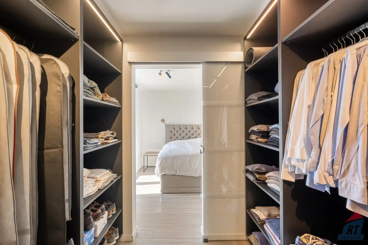 Exclusief penthouse met een indrukwekkend zonneterras van ruim 134 m² in Sint-Truiden foto 16