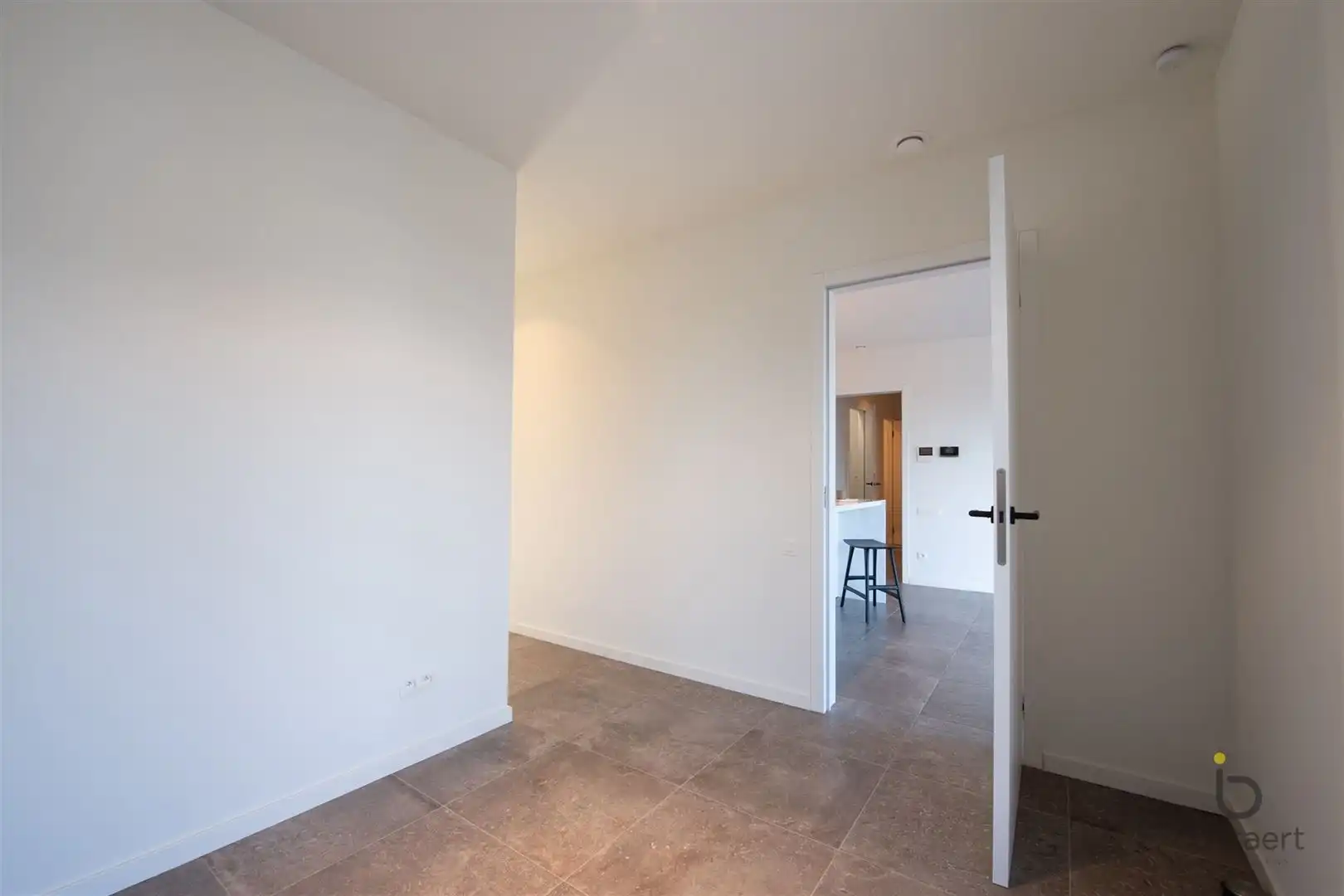 Recent 1 slaapkamer appartement met prachtig uitzicht! foto 19