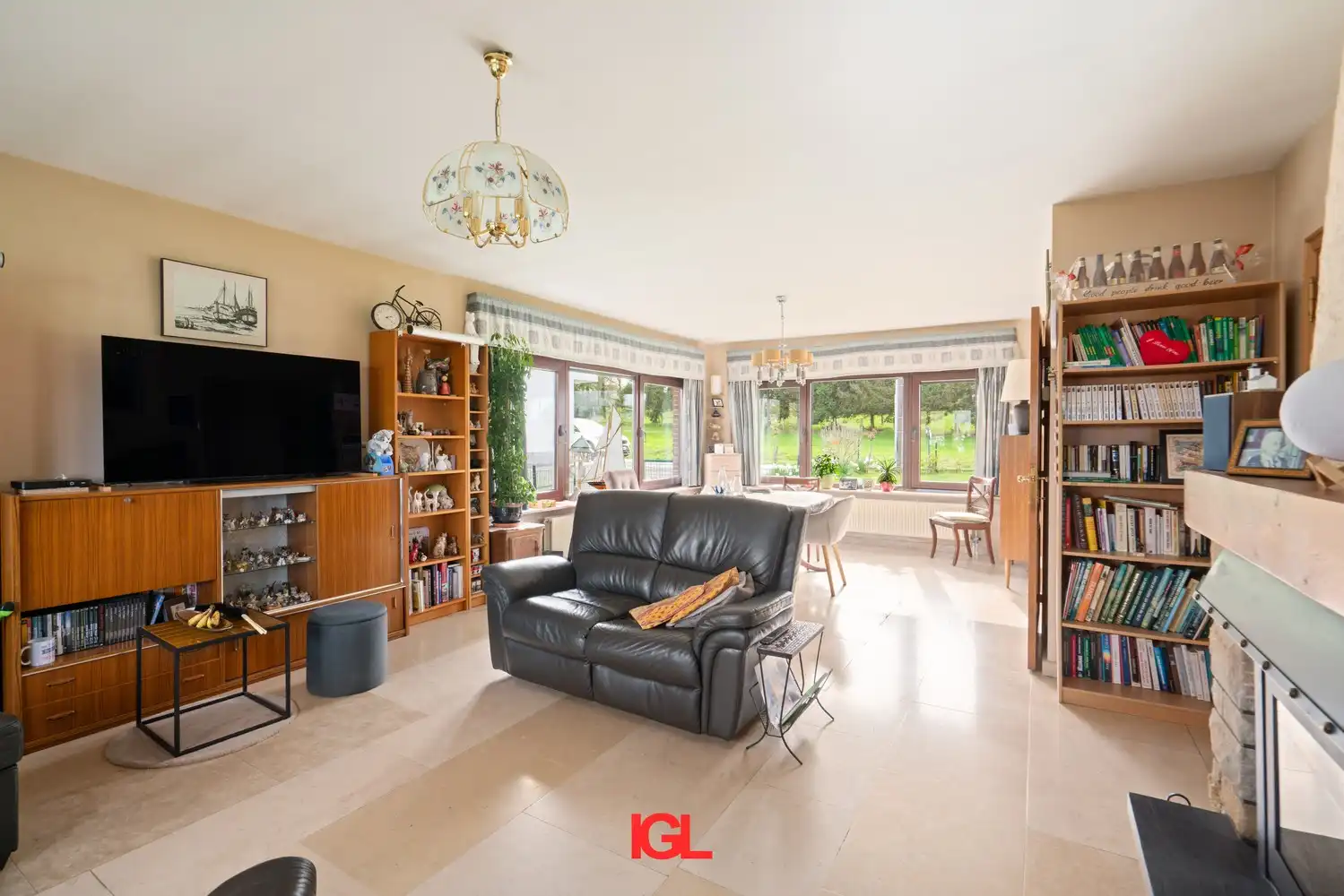 Ruime Villa op 45a65ca grond foto 6