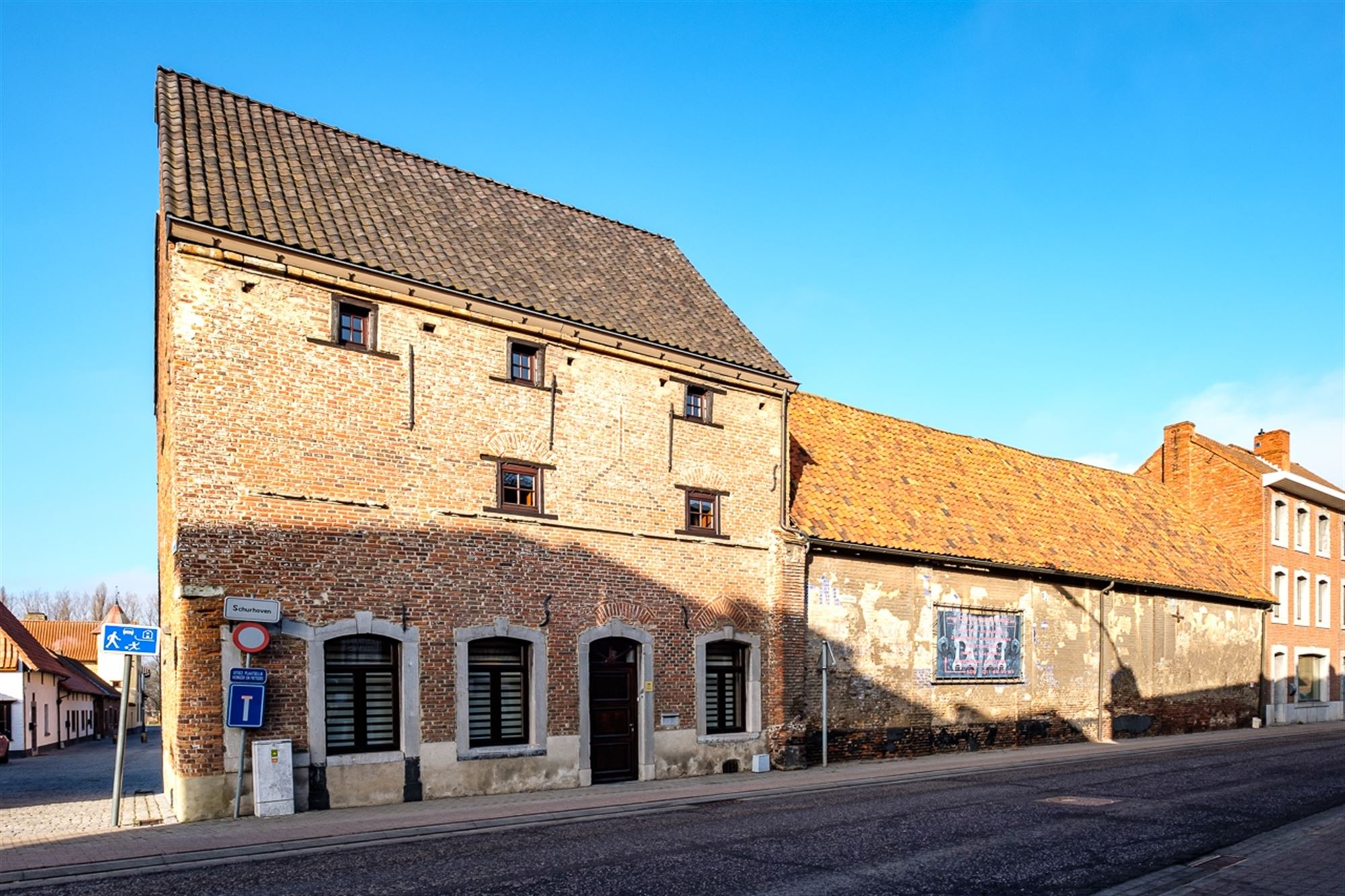 PRACHTIGE GERENOVEERDE HOEVE MET 2 WOONGELEGENHEDEN OP TOPLOCATIE foto 3