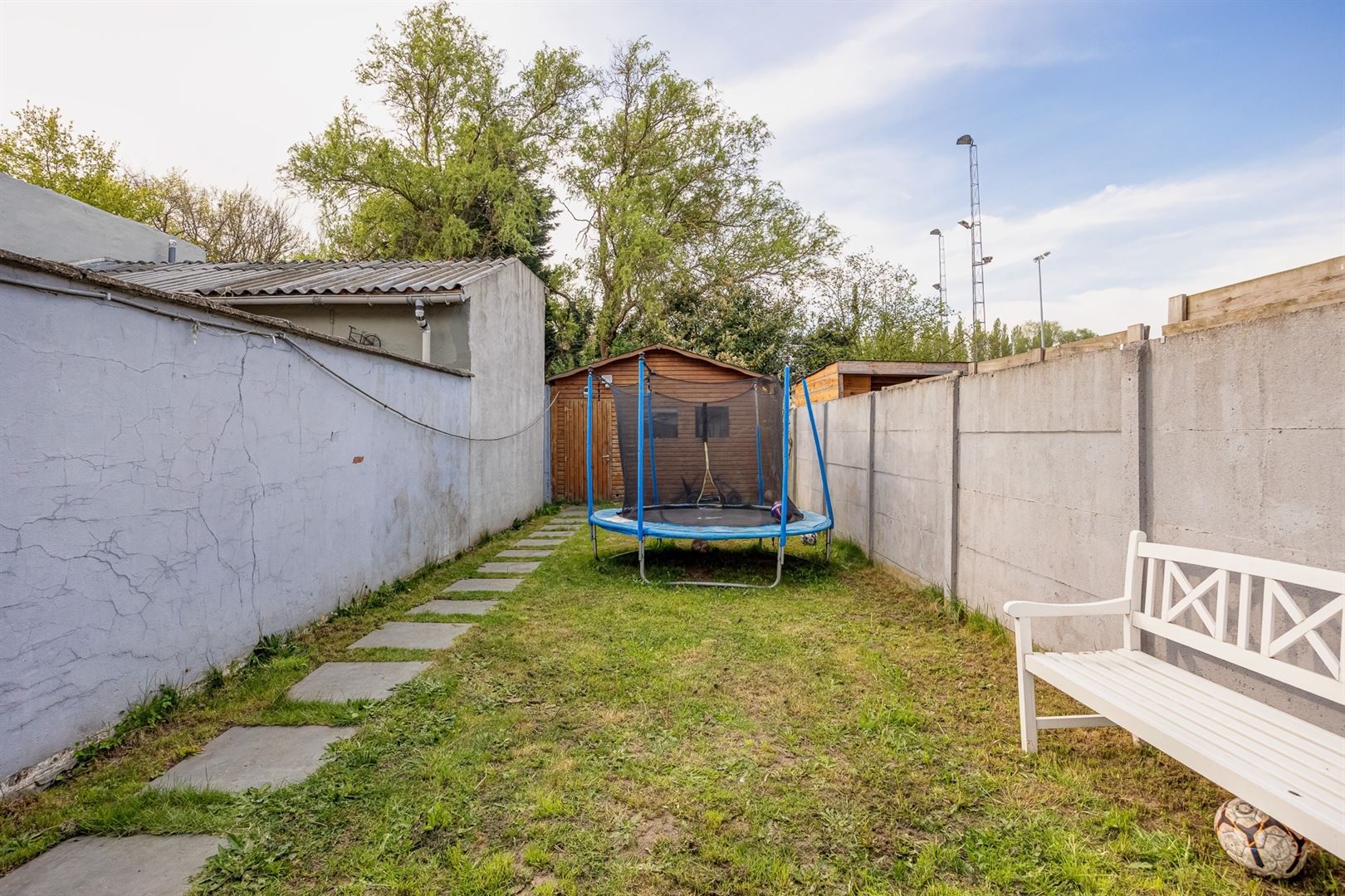 Compact comfort met zonnige tuin in Merksem

 foto 11