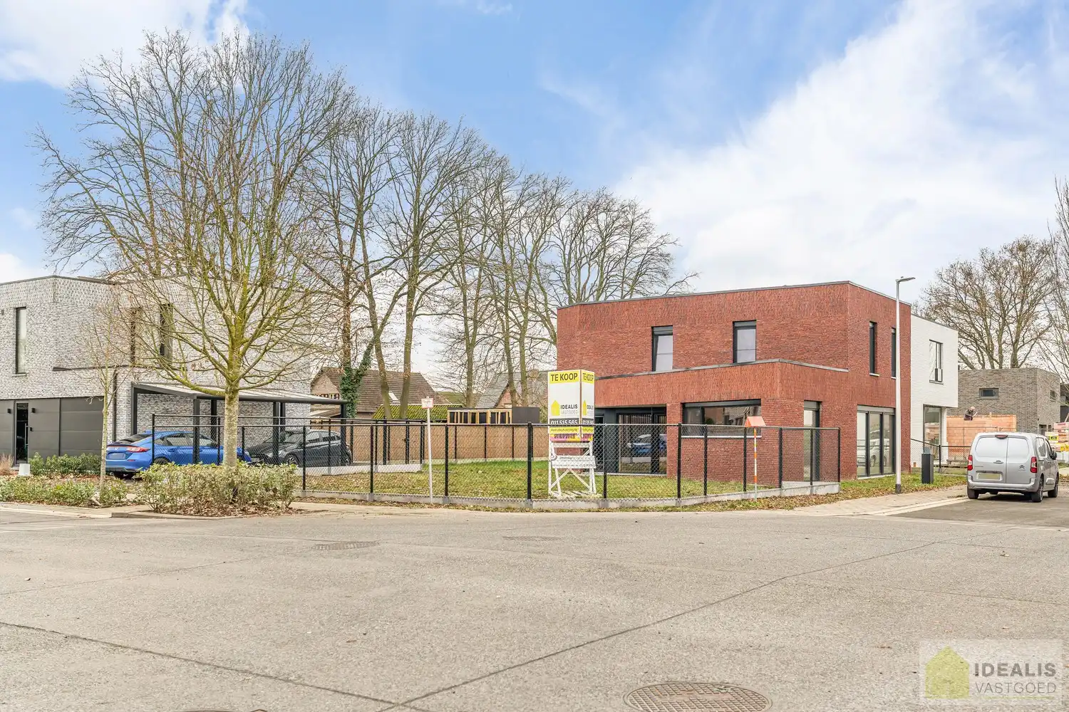 PRACHTIGE NIEUWBOUWWONING (2% REGISTRATIERECHTEN MOGELIJK!) MET EEN HEERLIJK LICHTRIJKE WOONKAMER MET OPEN KEUKEN, RUIME BERGING, BUREEL, 3 SLAAPKAMERS, RUIME DRESSING EN RUIME BADKAMER VOORZIEN VAN ALLE COMFORT! EEN HEERLIJK RUIM HUIS MET EEN NAAR WENS AAN TE LEGGEN TUIN, OP EEN GEGEERDE LOCATIE NABIJ HET CENTRUM VAN PEER! foto 44