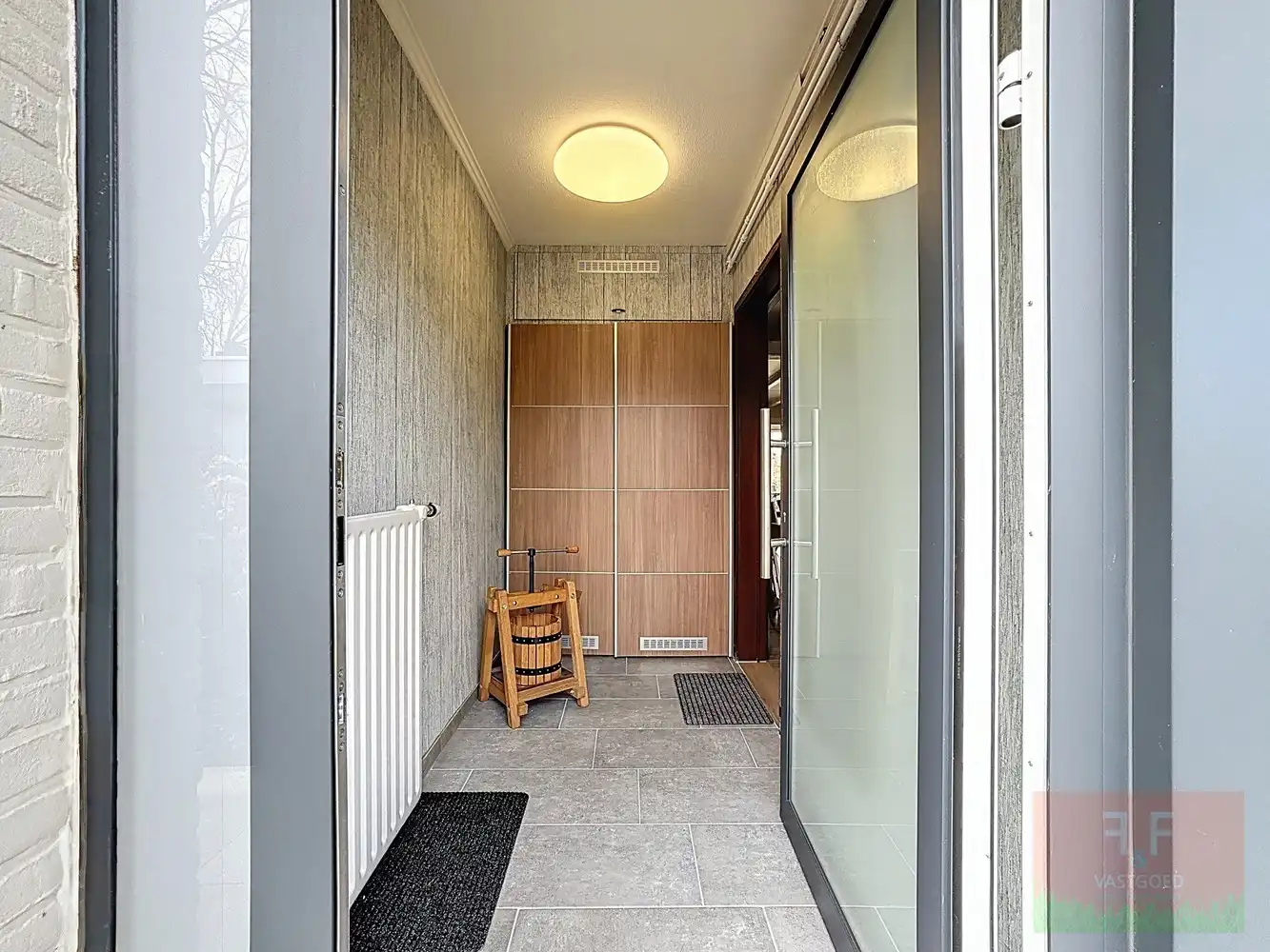 Instapklare en energiezuinige bungalow met 2 slaapkamers, zonneterras en inpandige garage foto 5