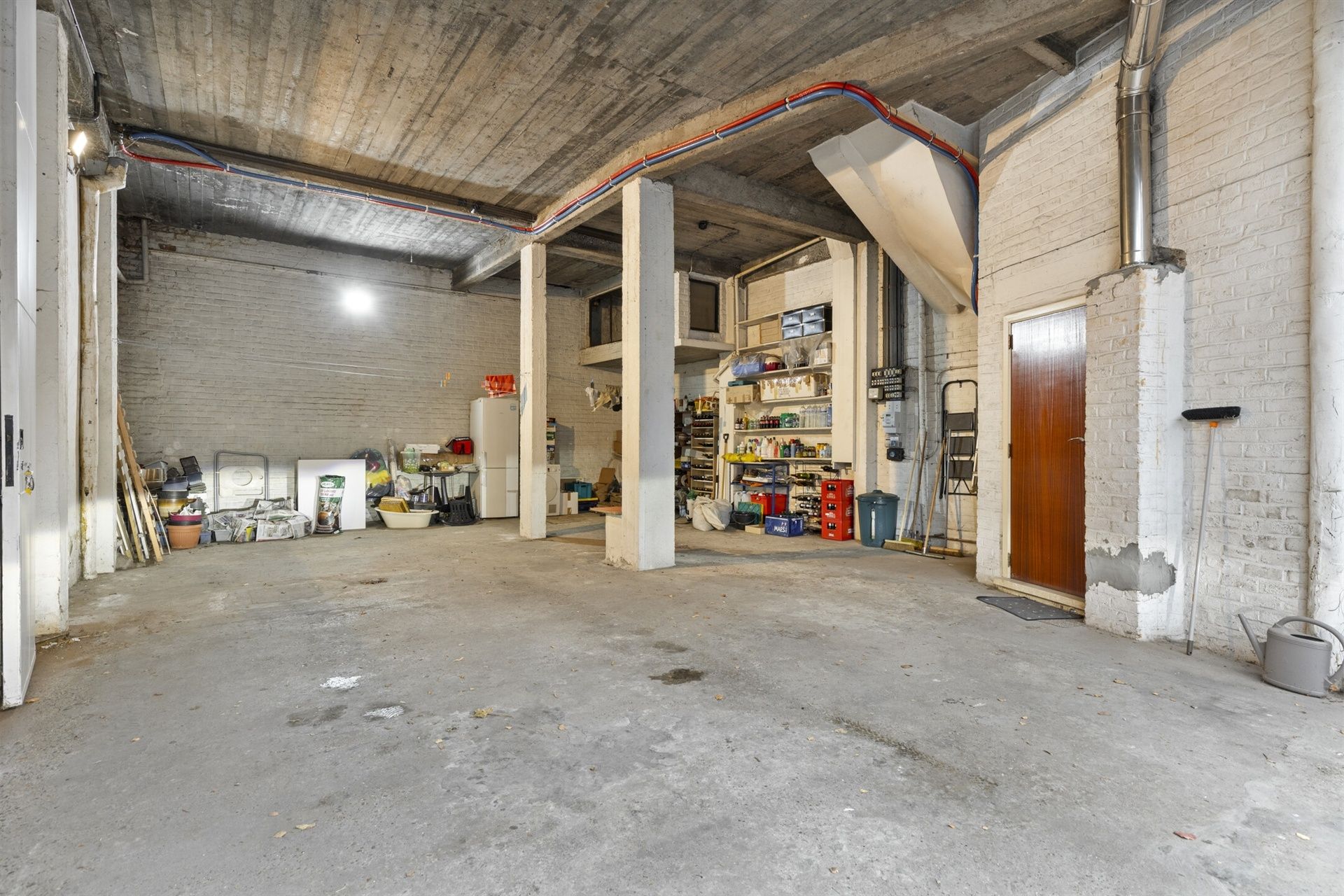 Ruime woning met 4 kamers, groot terras en uitzonderlijke garage! foto 2