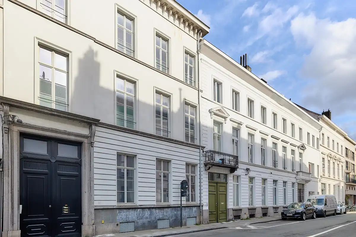 Exceptioneel en luxueus gerenoveerd 19e eeuws appartement midden in de binnenstad. foto 10