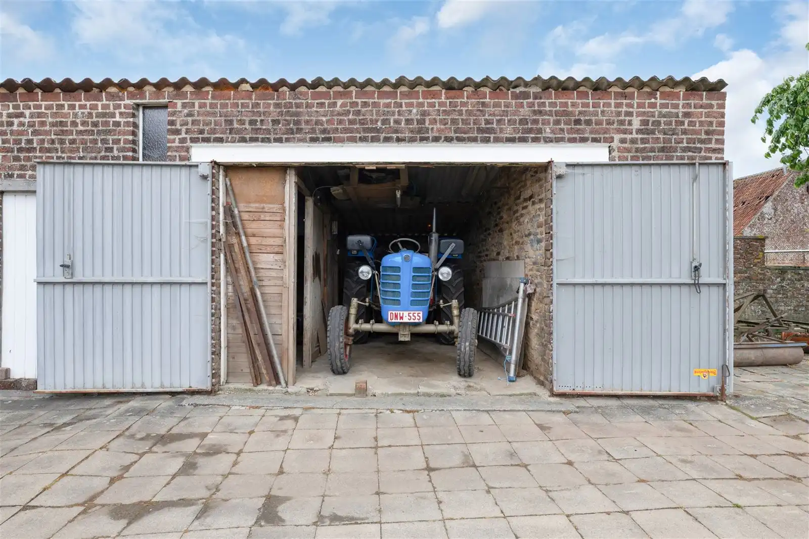 Allenstaande achterliggende te renoveren gezinswoning op 23are40 foto 25