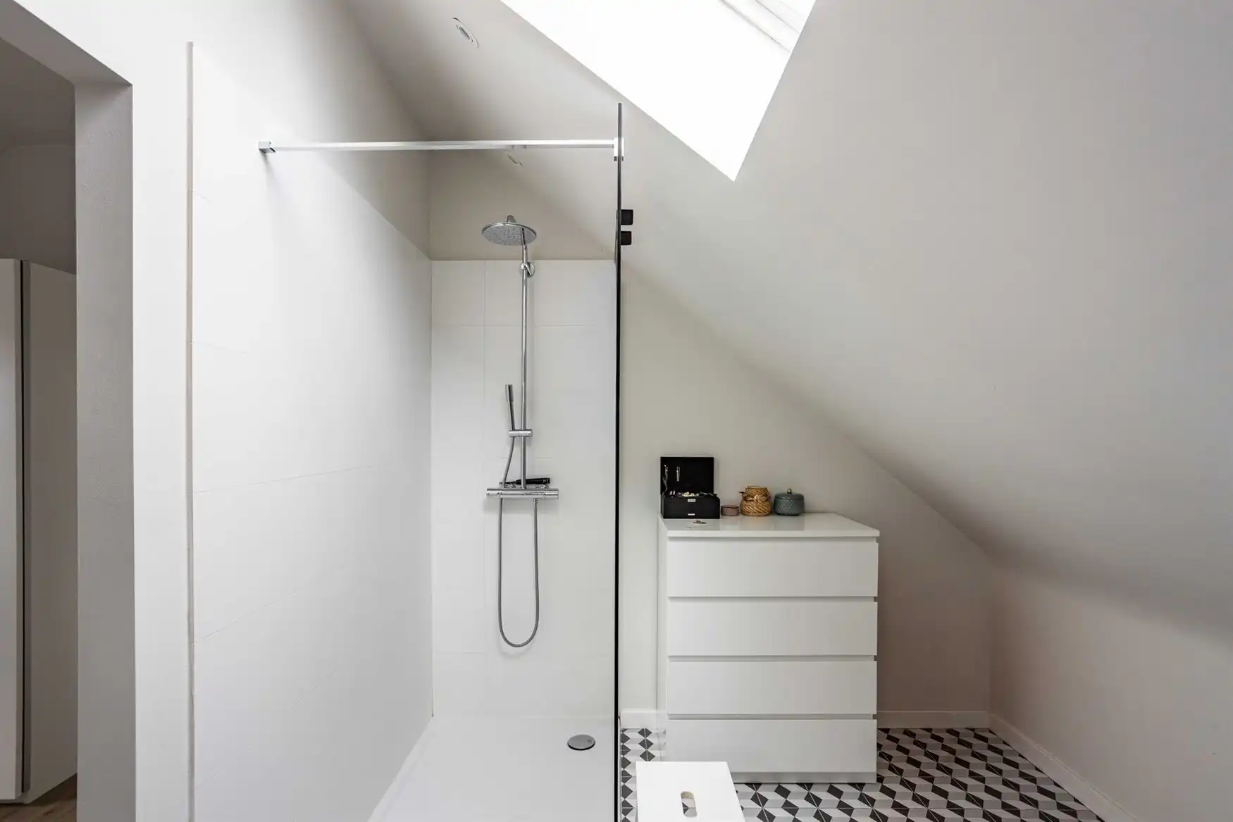 Volledig gerenoveerde gezinswoning met tuin in Drongen foto 19