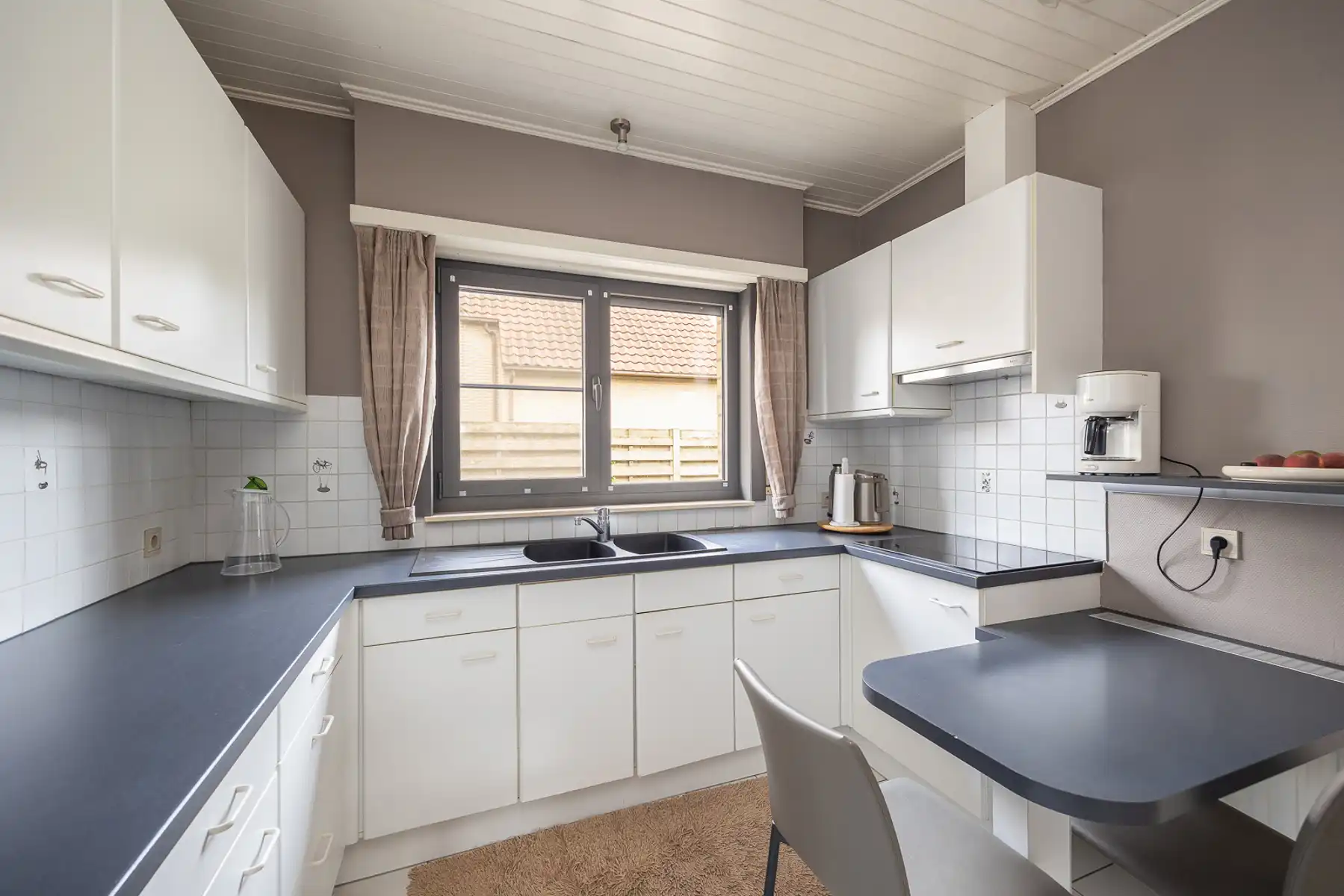 Laagbouwwoning met 3 slaapkamers, veranda, garage, zolder en prachtig open zicht in Wuustwezel. foto 10