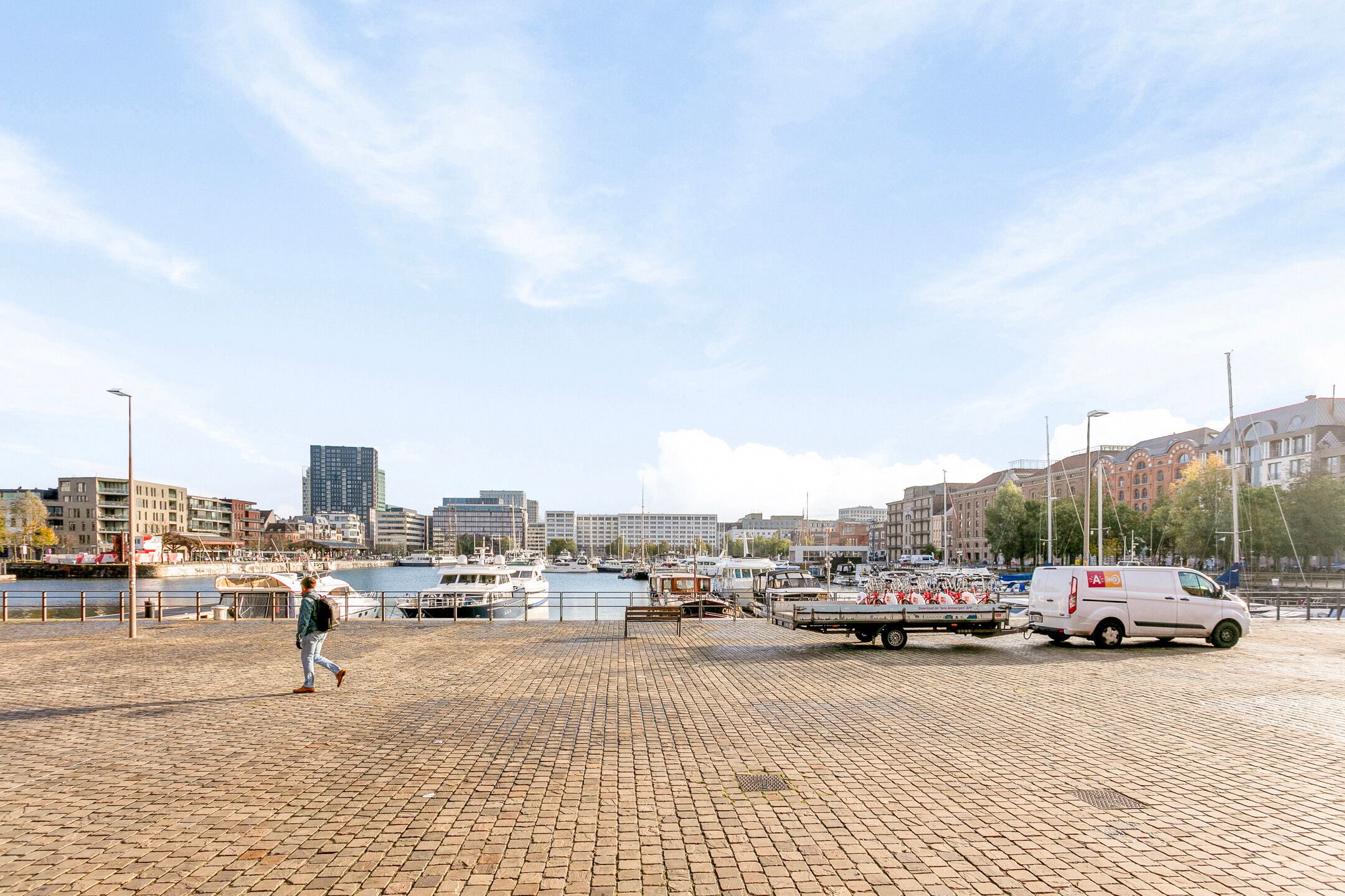 ANTWERPEN EILANDJE - Riante loft met zicht op de jachthaven foto 2