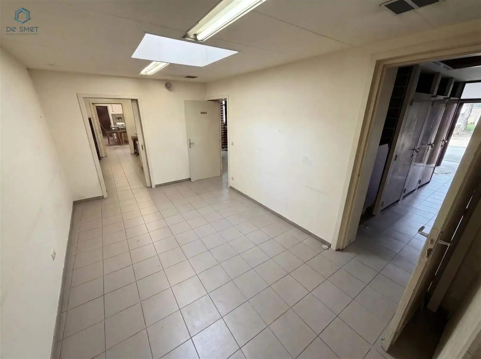 Te koop: Multifunctioneel gebouw voor culturele, recreatieve of sportieve activiteiten in Sint-Maria-Lierde (deelgemeente van Lierde) foto 11