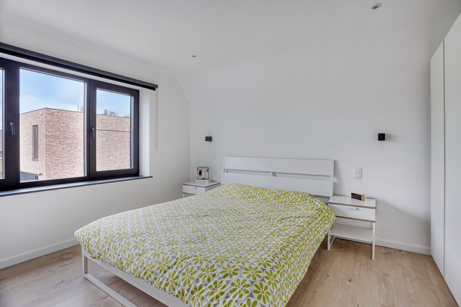 Volledig gerenoveerde woning met 5 slaapkamers en bijgebouw met diverse mogelijkheden foto 19