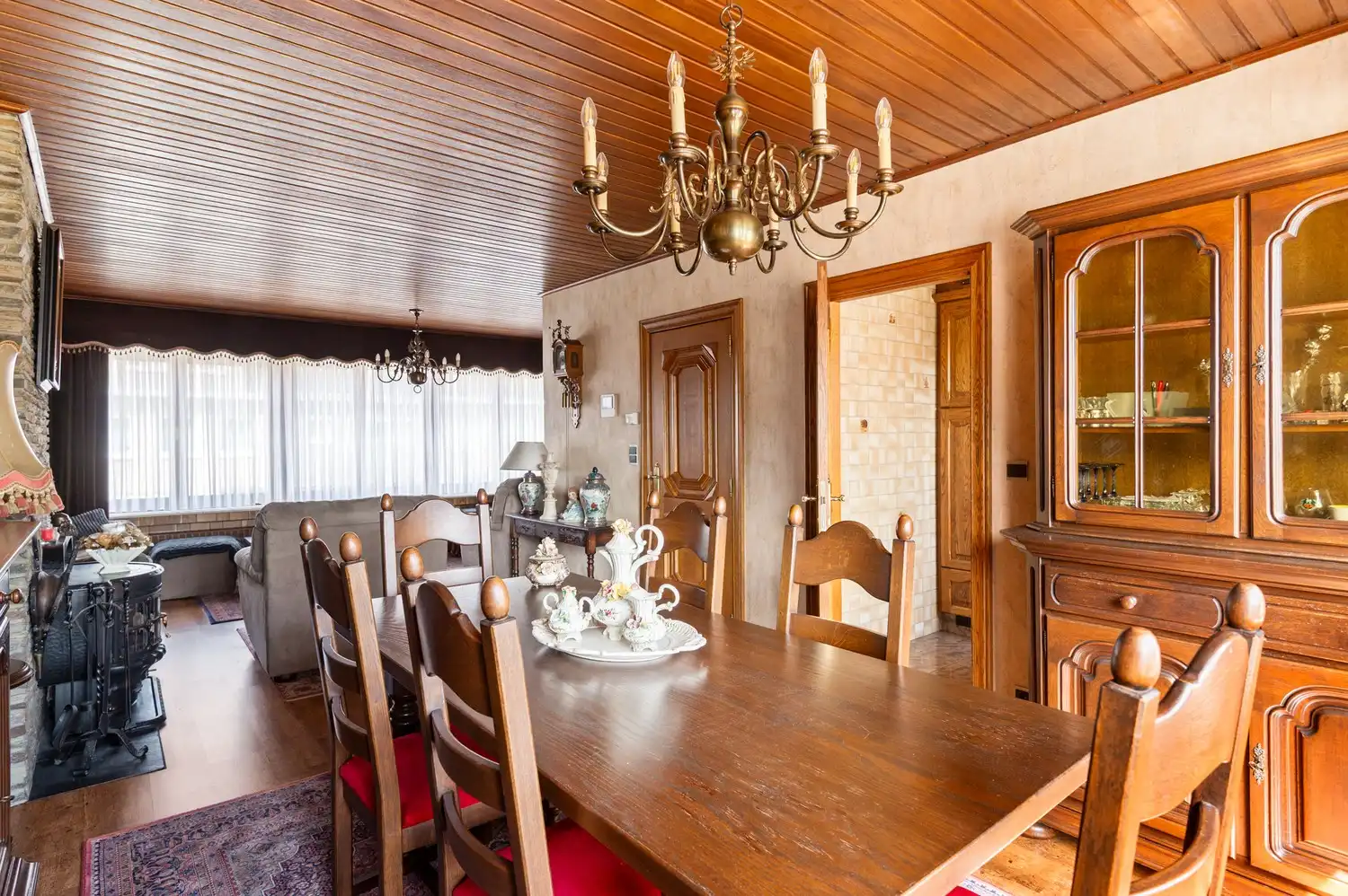 Te renoveren woning met enorm veel potentieel en mooie tuin op toplocatie in Lier foto 5