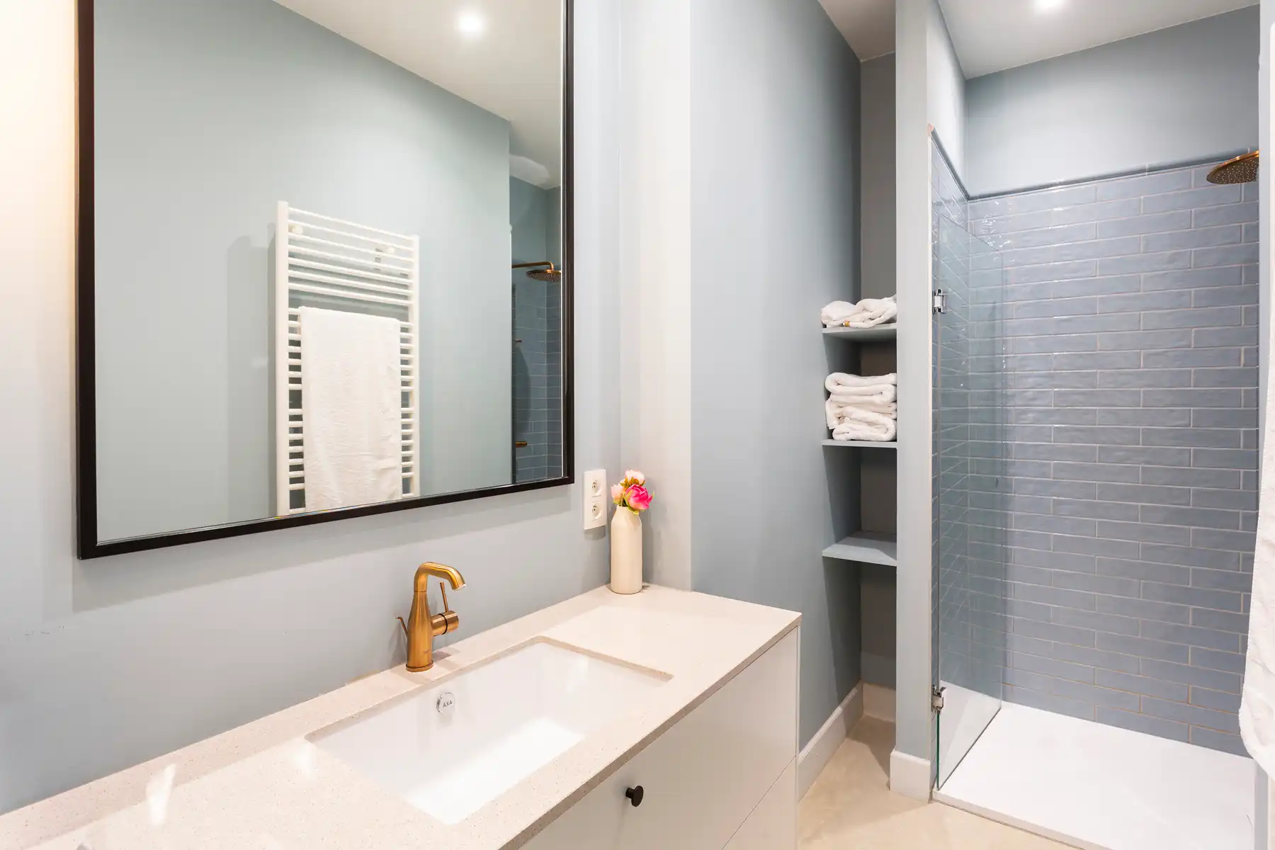 Stijlvol&nbsp;bemeubeld&nbsp;2 slpk appartement op toplocatie! foto 9