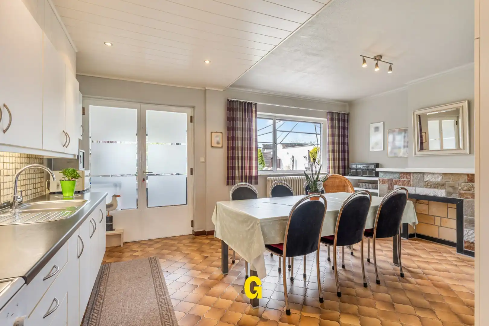 Te renoveren doch netjes verzorgde bungalow woning met tuin en garage op 5a 33ca in een aantrekkelijke buurt vlak aan het centrum foto 12