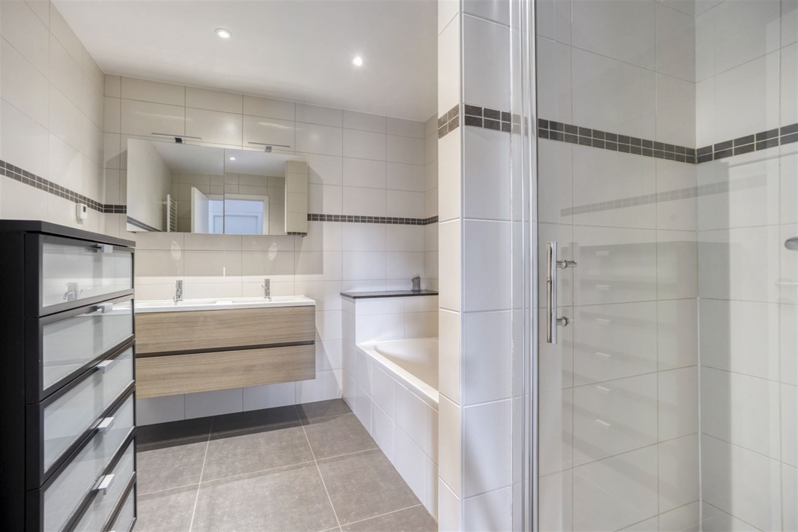 TE KOOP: Ruim appartement met tuin te Heusden-Zolder!  foto 8