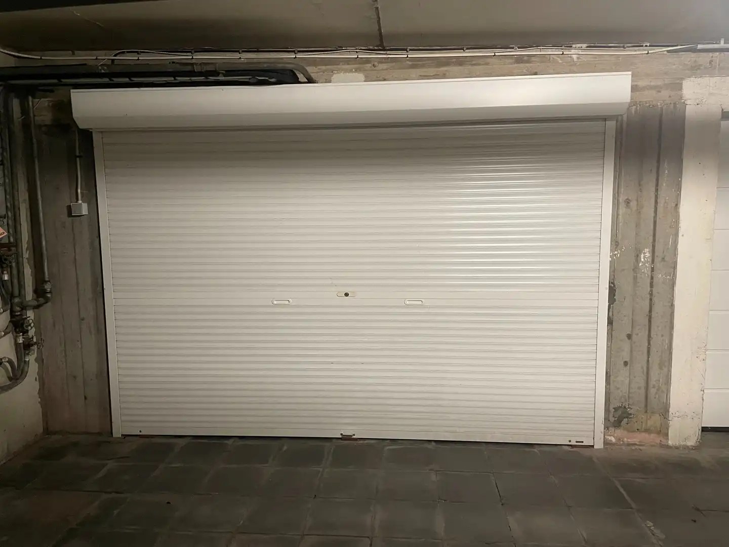 Ruime garagebox onmiddellijk beschikbaar foto 2