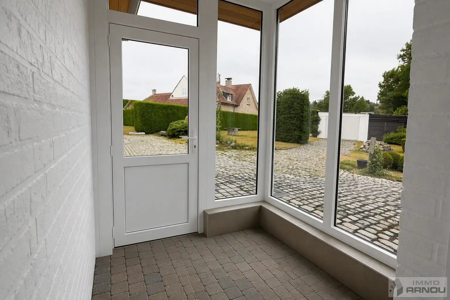 Gerenoveerde gezinswoning met grote tuin foto 5