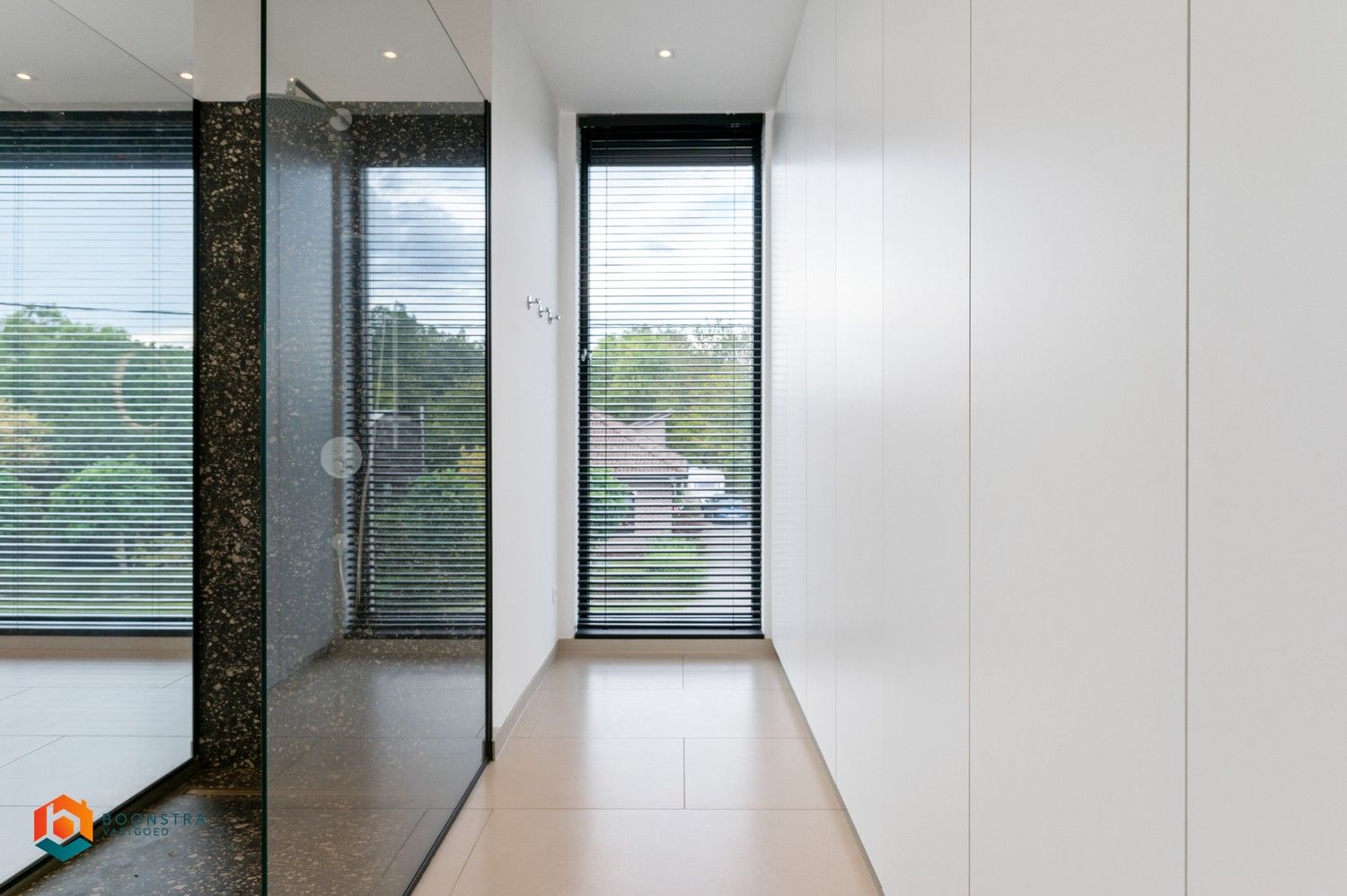 Exclusieve moderne villa met handelsruimte te Schriek foto 19